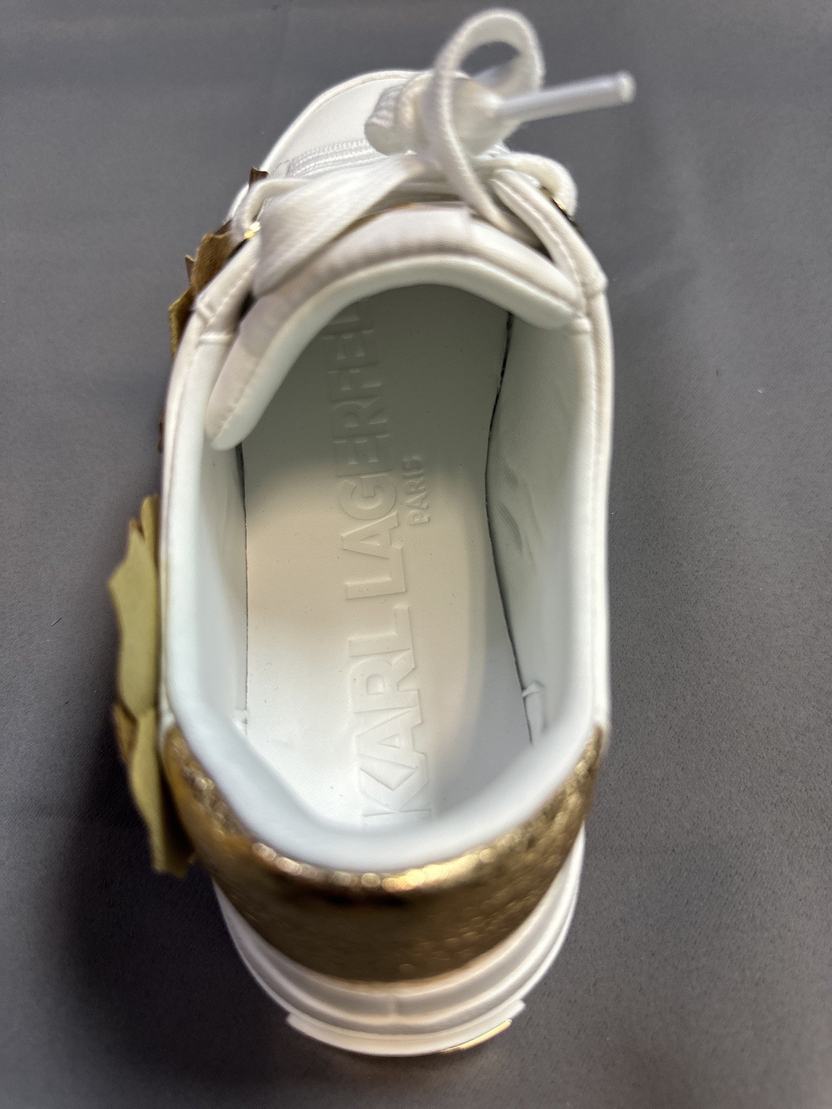 New Karl Lagerfeld Paris Women’s Gael Flower Sneakers – Bright White/Gold – US 7