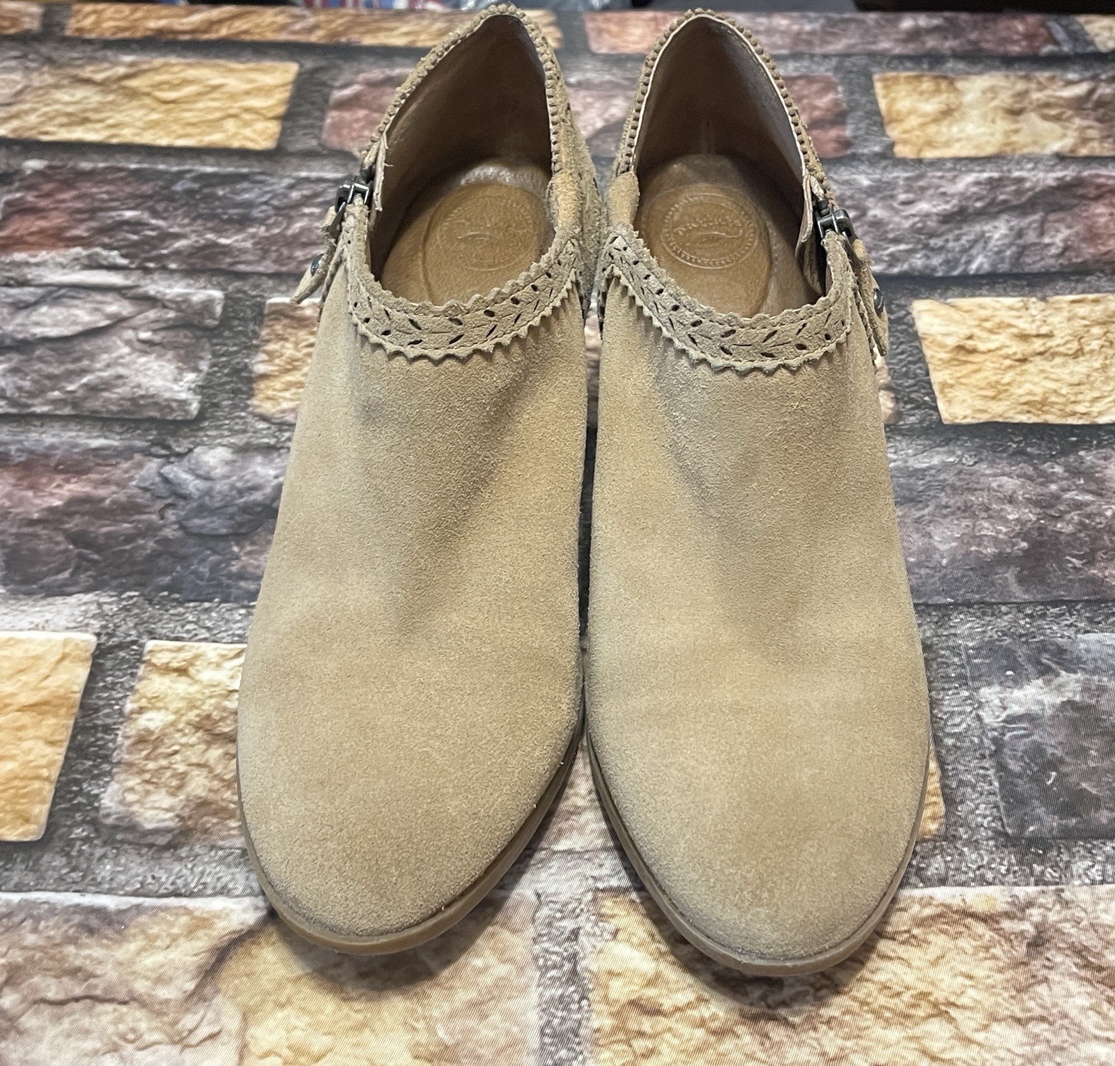Nurture By Lamaze Suede Ankle Booties Cutout Leaves Scalloped Edging Tan Size 9