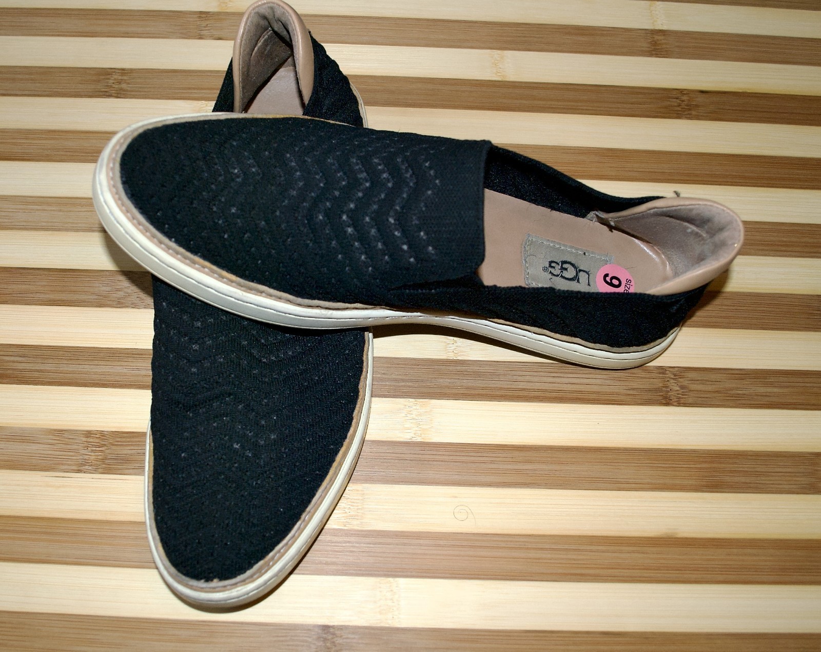 UGG Sammy Chevron Slip-On Sneakers Women’s Size 9 Black Knit Comfort Shoes