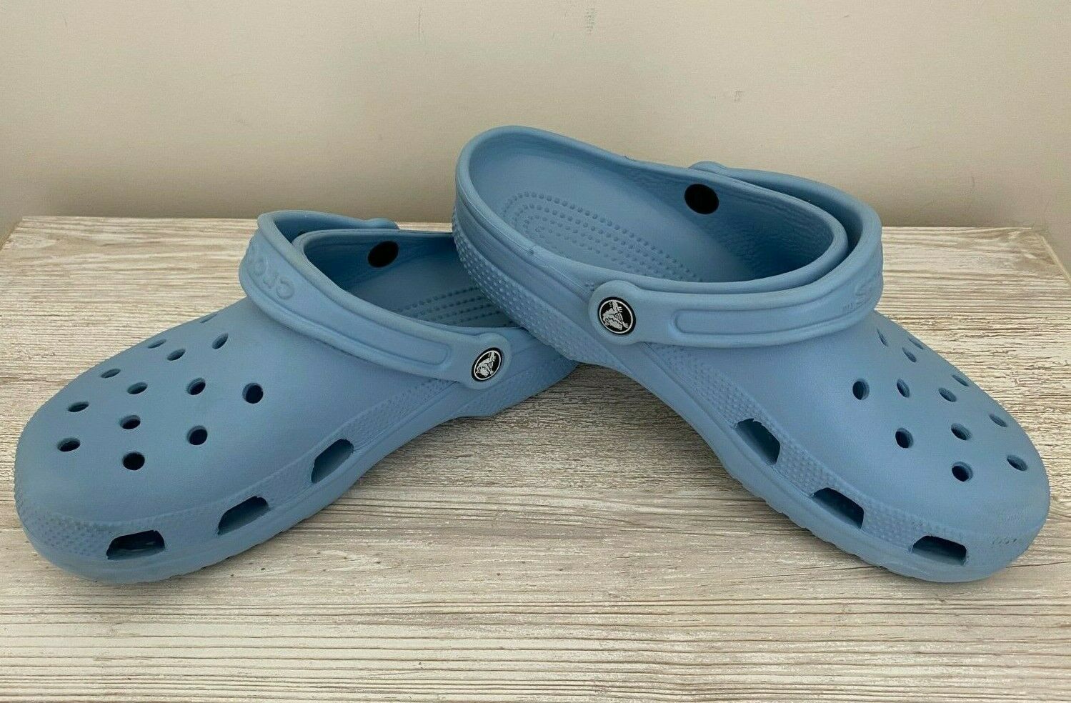 Crocs Men’s 8 or Women’s 10 Unisex Classic Blue Clog