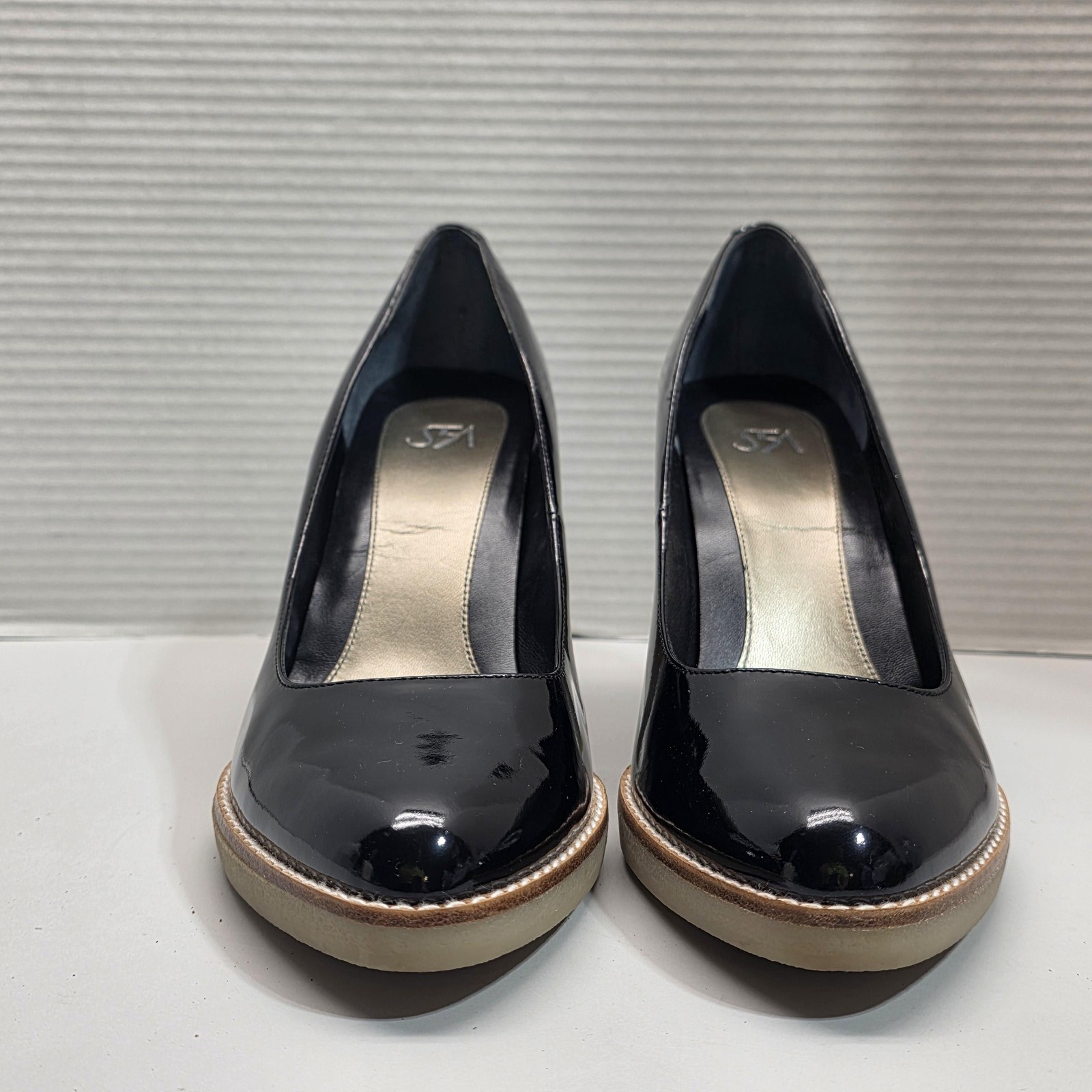 Heels Womens Size 9 Black Patent Leather Round Toe Stiletto Platform Pumps Saks