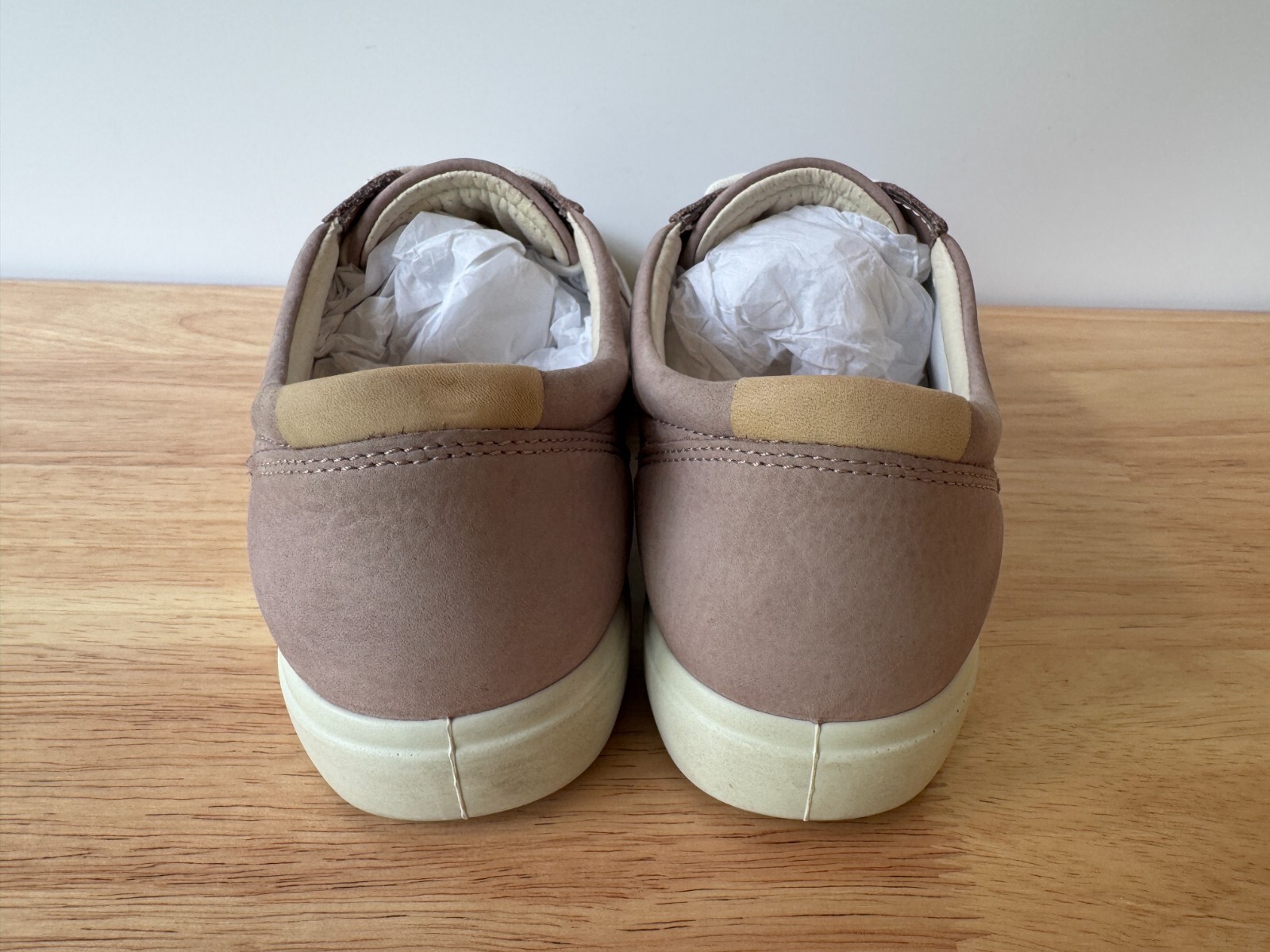 ECCO Soft 7 Women’s Nubuck Leather Sneaker Grey Rose Size US 10-10.5 / EU 41