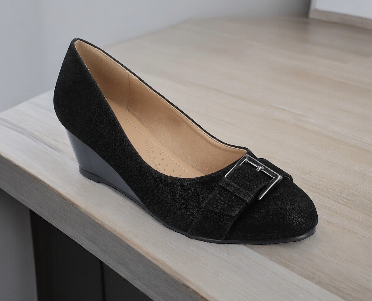 Journee Collection Graysn Wedge Pump, Faux Suede Black, 10
