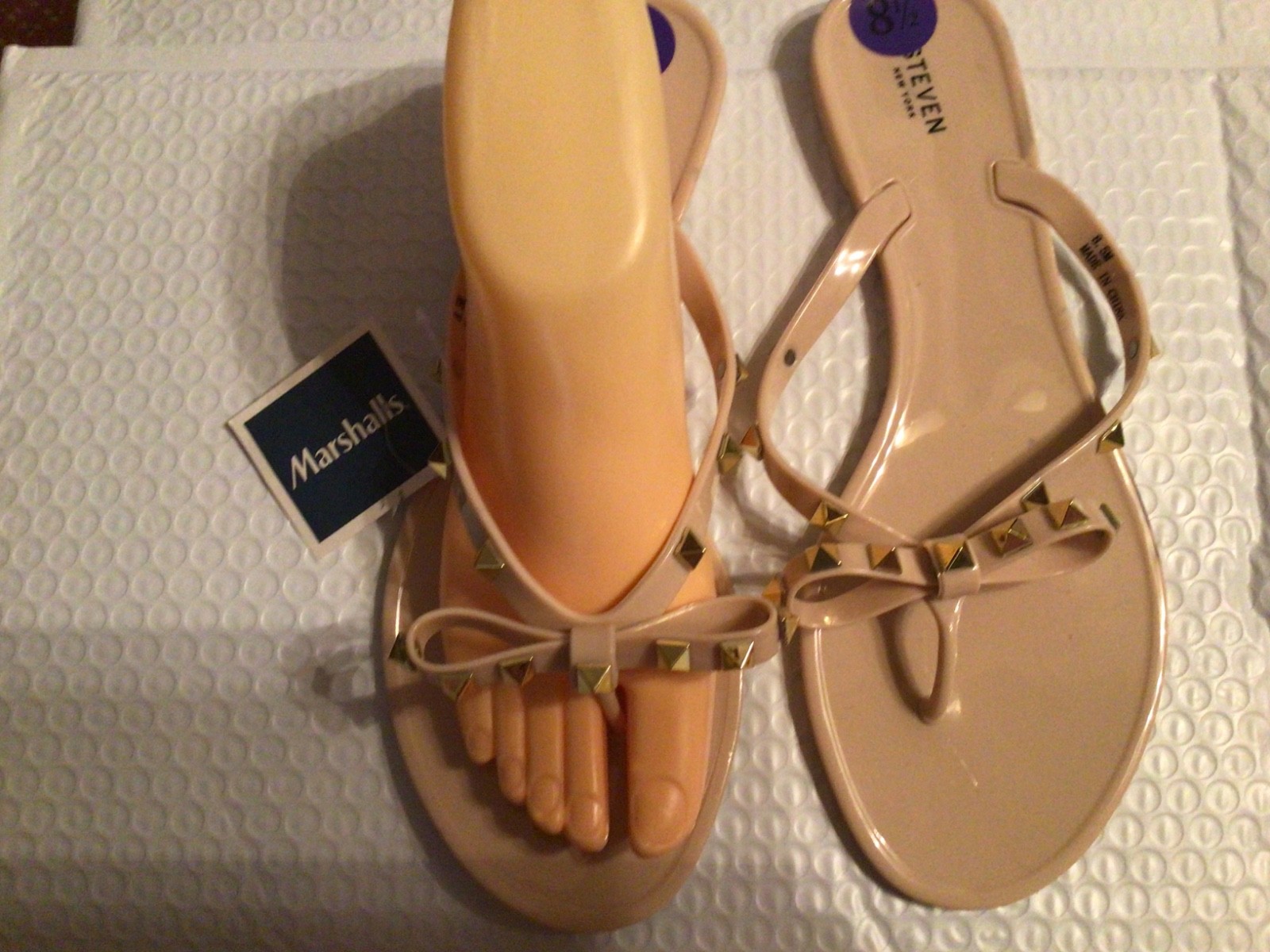 STEVEN New York Deevan Bow Beige w/Gold Studs Sandals Flip Flops Sz 8.5 NWT