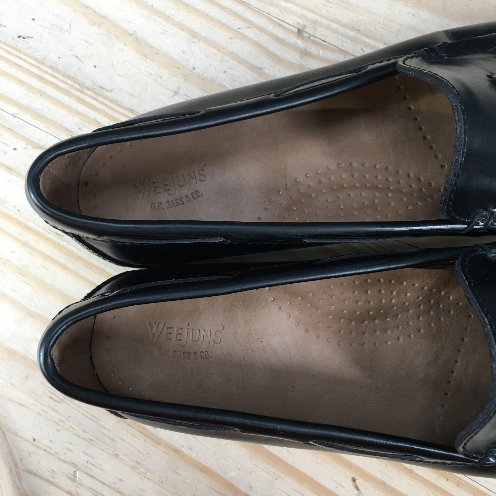 GH Bass Weejuns Shoes Womens 9 Wide Loafers Tasseled Kiltie Casual Leather Black