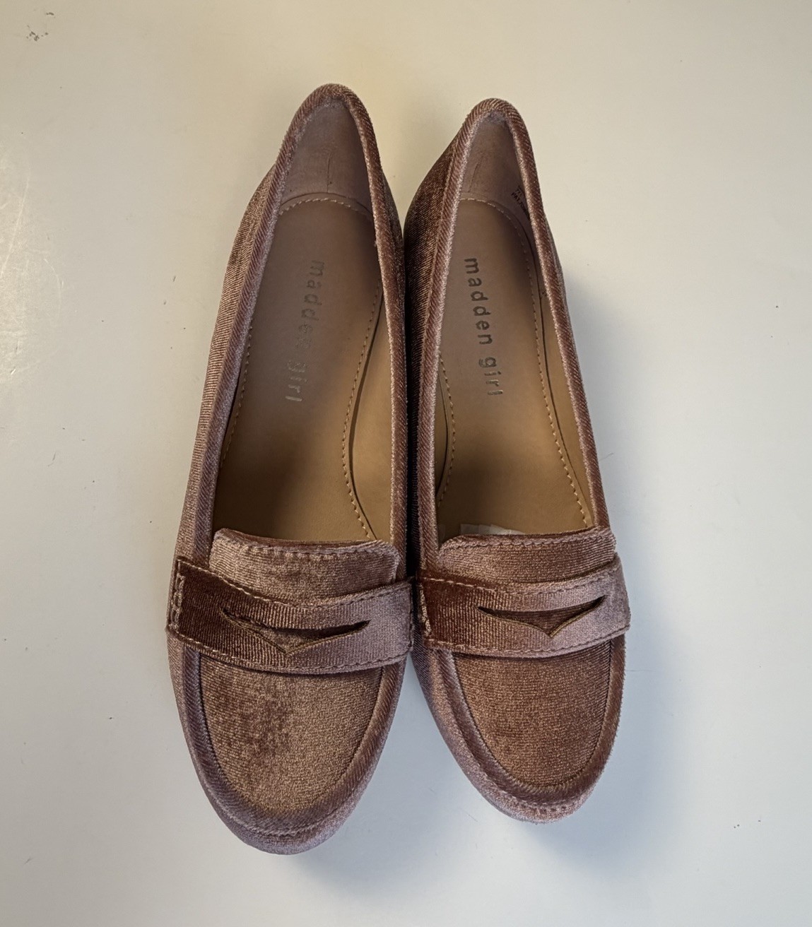 Madden Girl Women’s Carmello Flats Blush Velvet Suede Slip on Loafer Size 6 M