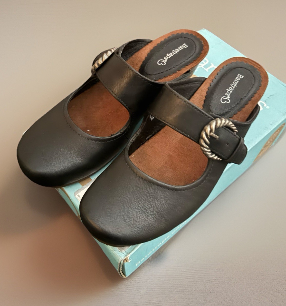 Baretraps Luna Women’s Round Closed Toe Mules Shoes Black 8M 🆕