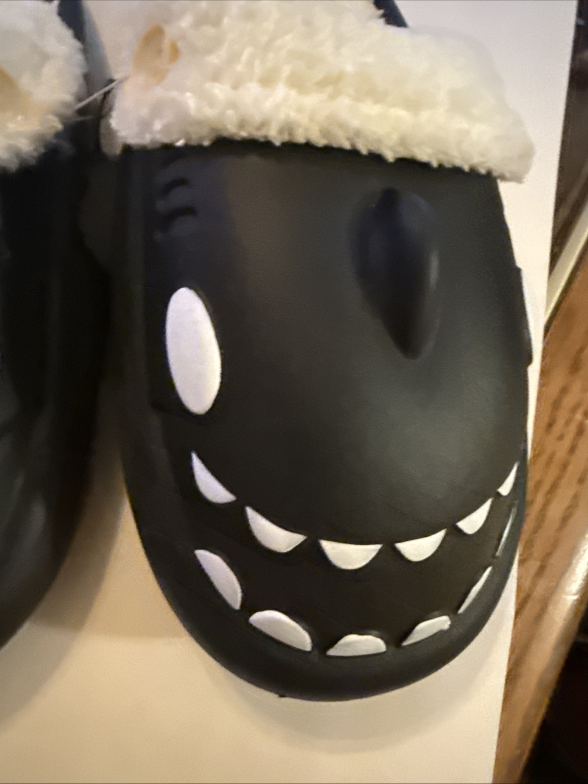 Women’s Shark Slides with Fur Lining – Cozy Plush, Cute Slip-On Slippers xmas