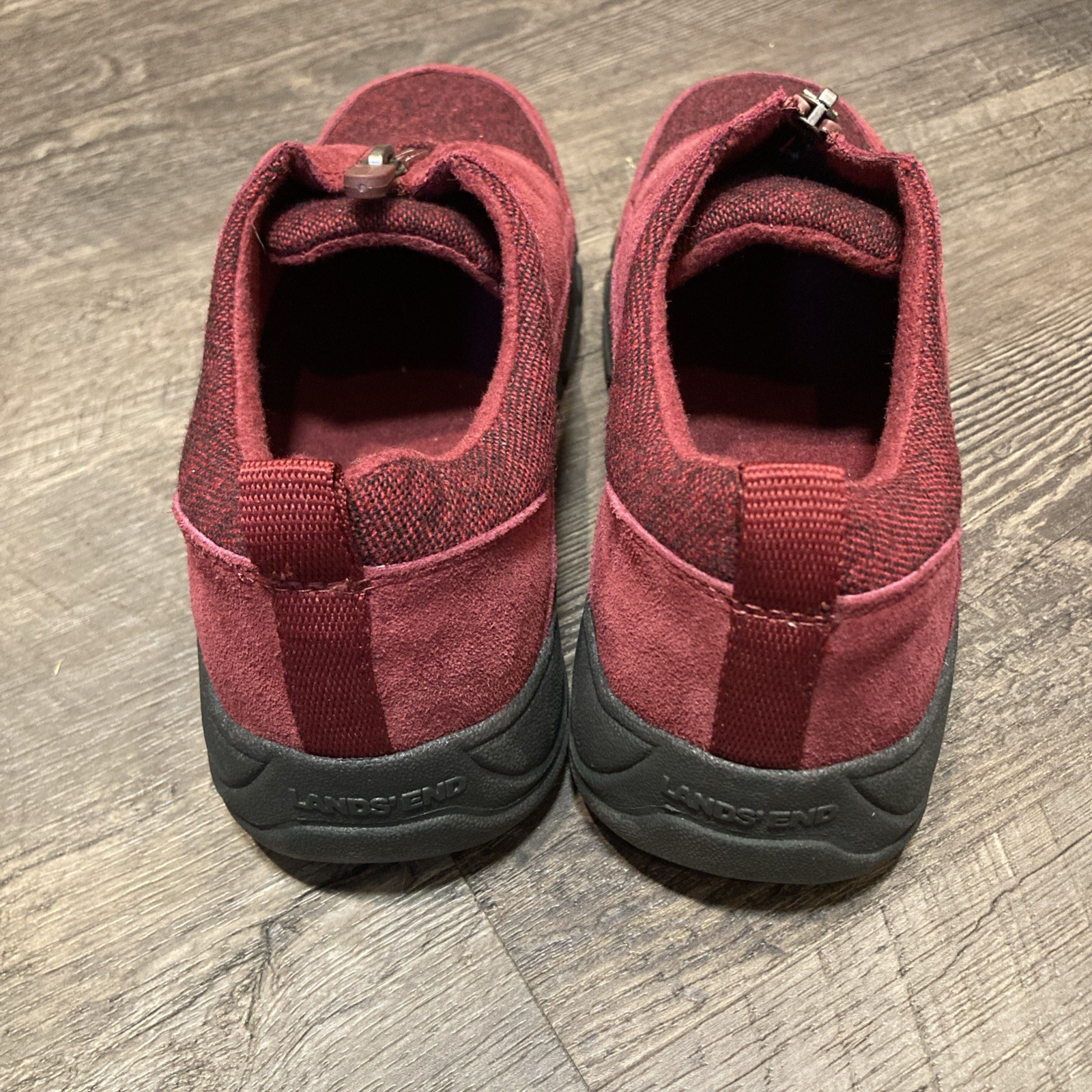 Lands End Women’s Moc Zip Up Insulated Deep Red Size 6D Sturdy Comfort