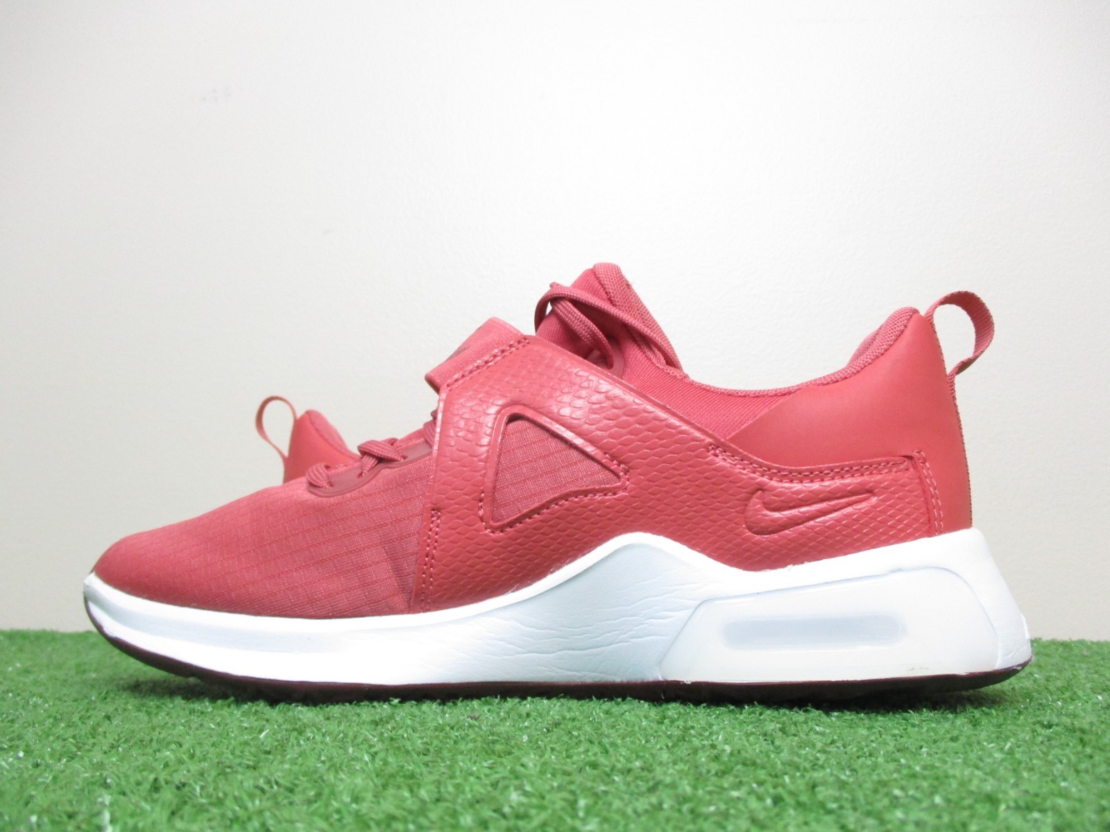 Nike Air Max Bella TR 5 Womens Size 7.5 Medium B Rose Burgundy DD9285-602