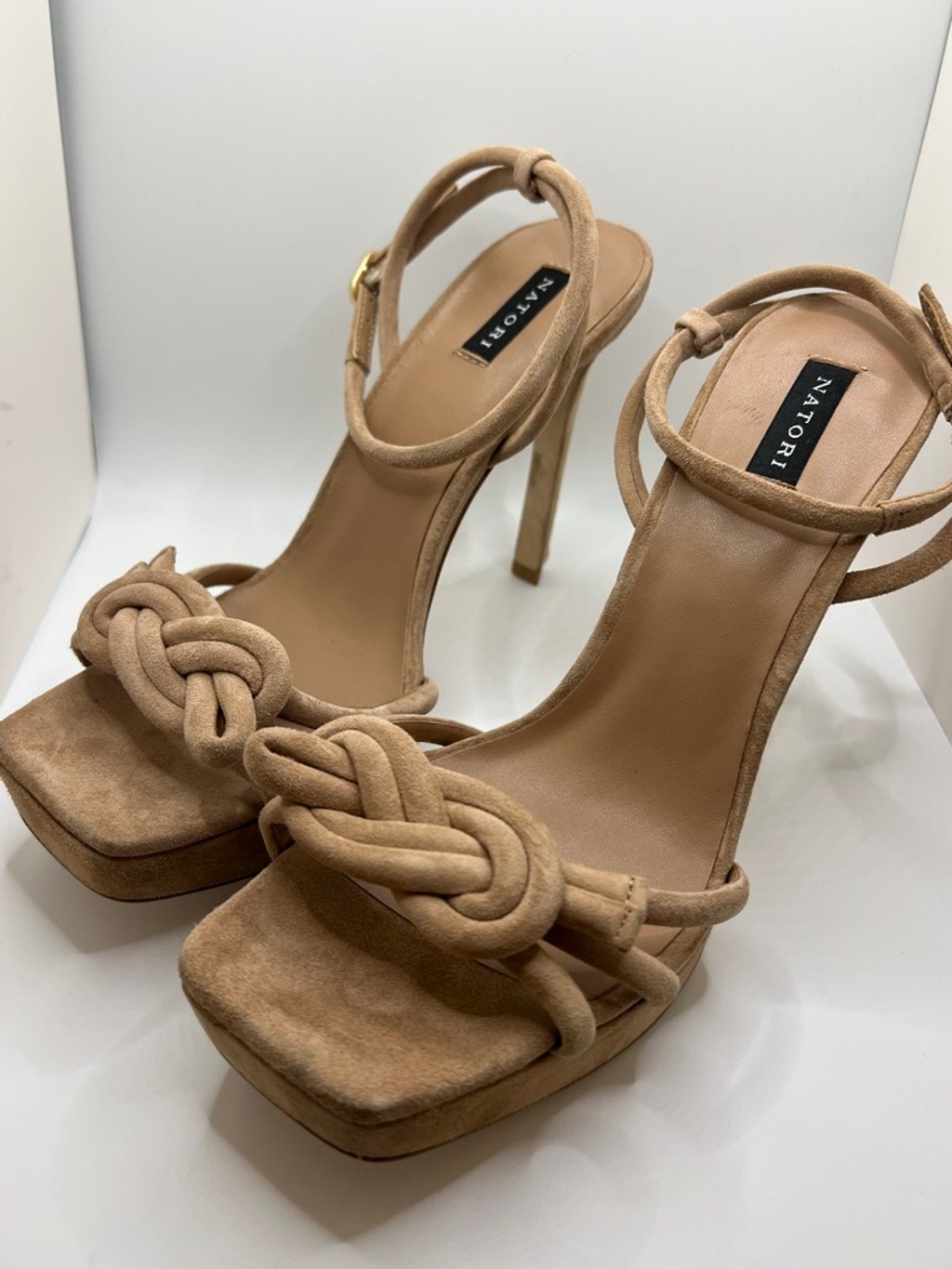 New Women’s Natori Beige Suede Knot Detail Heels Size 8.5