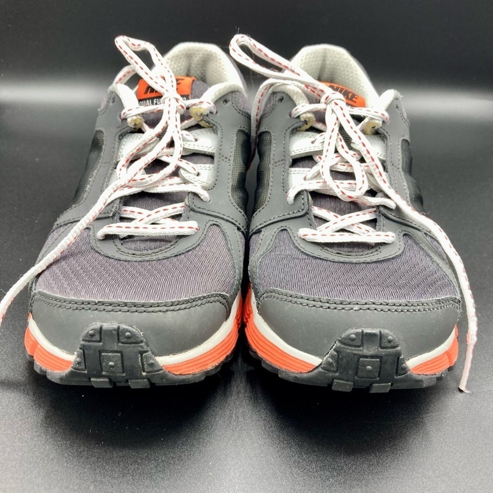 EUC NIKE Dual Fusion St 2 Running shoes, 6.5Y or women’s 8/8.5 NIKE