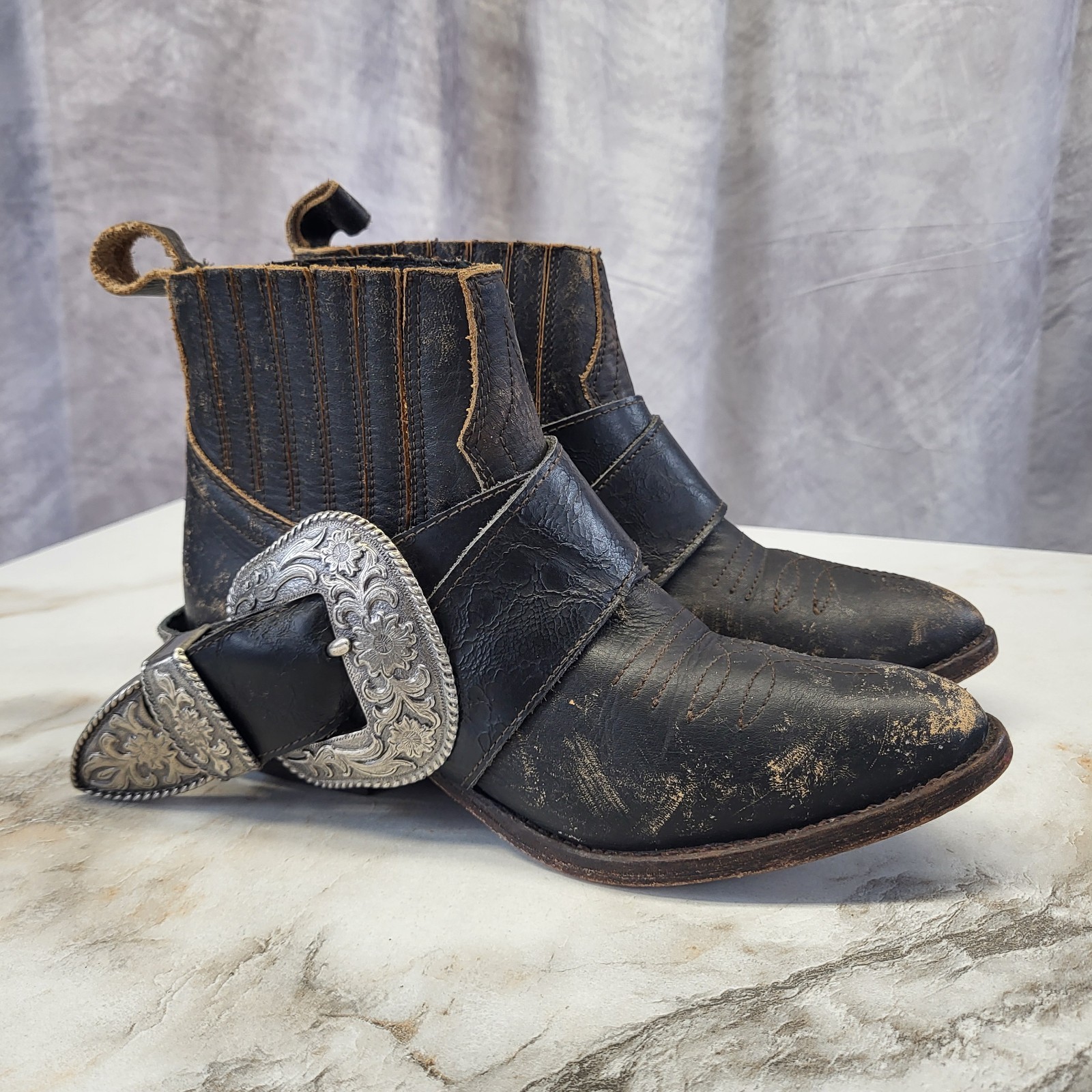 Matisse Understated BITCHIN BIKER Big Buckle Harness Boots Women’s 6 M