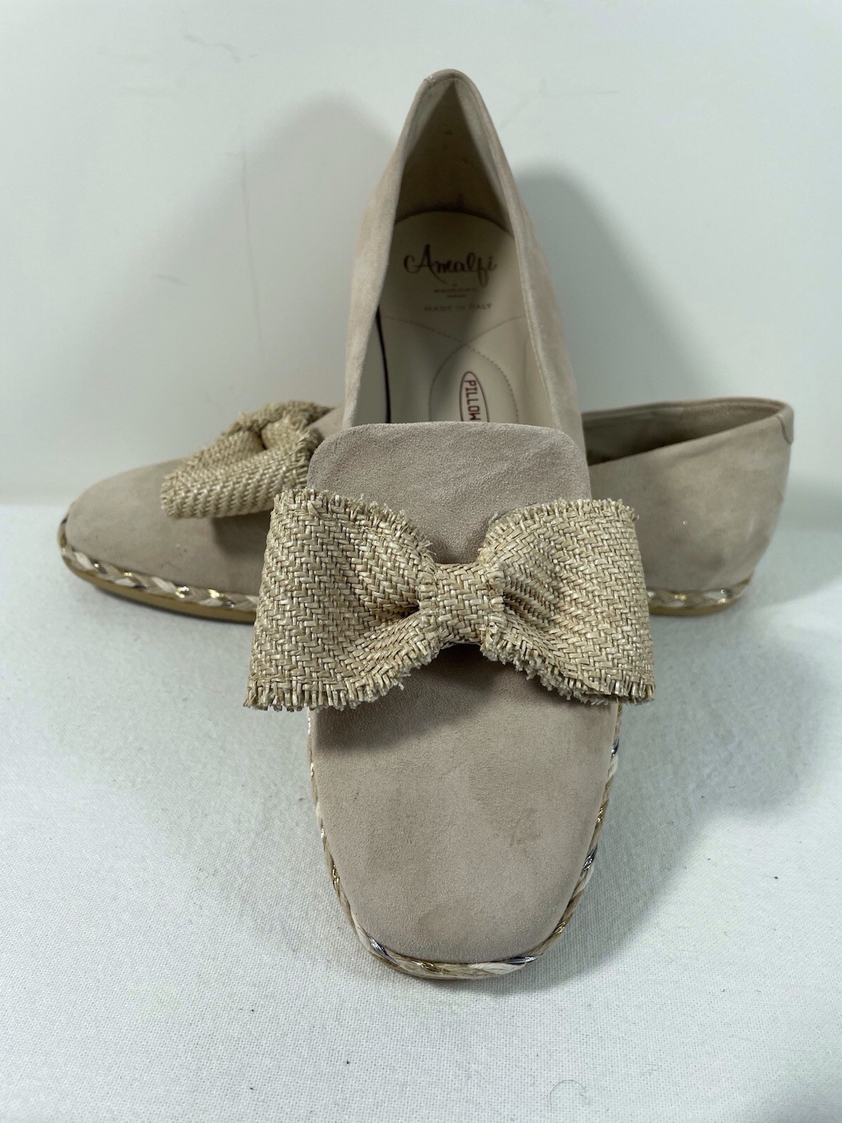 New! Amalfi by Rangoni GIRELLA Sand Cashmere Bow Flats 8.5 M