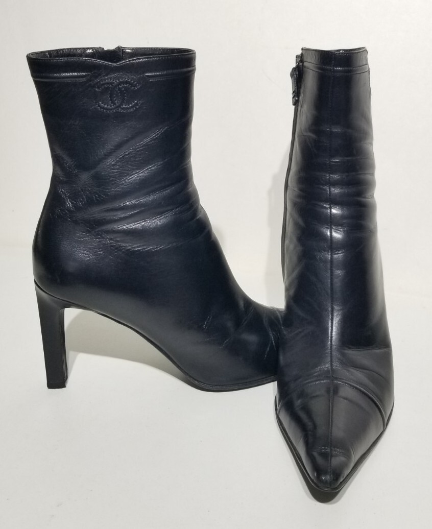Chanel Black Calfskin Leather Women’s CC Logo Ankle Boots Size 8.5 – 39