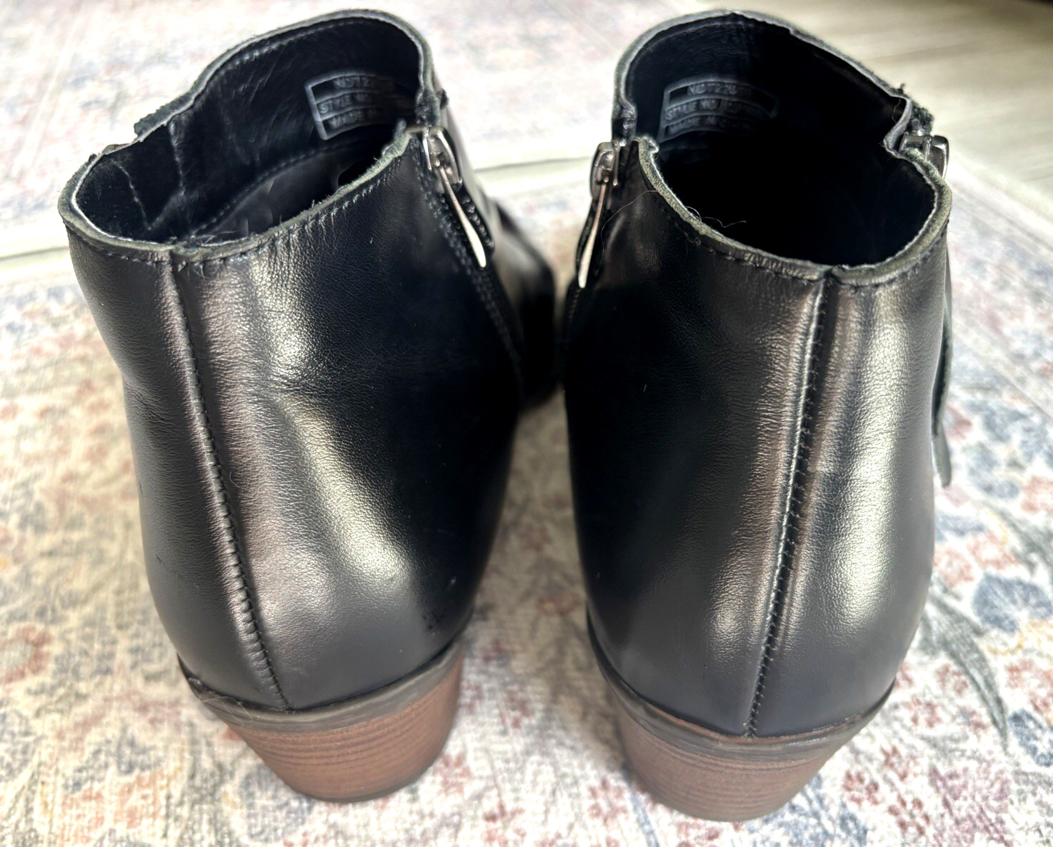 Vepose Black Leather Side Zip Ankle Boots Stacked Heel Rubber Sole Booties~11