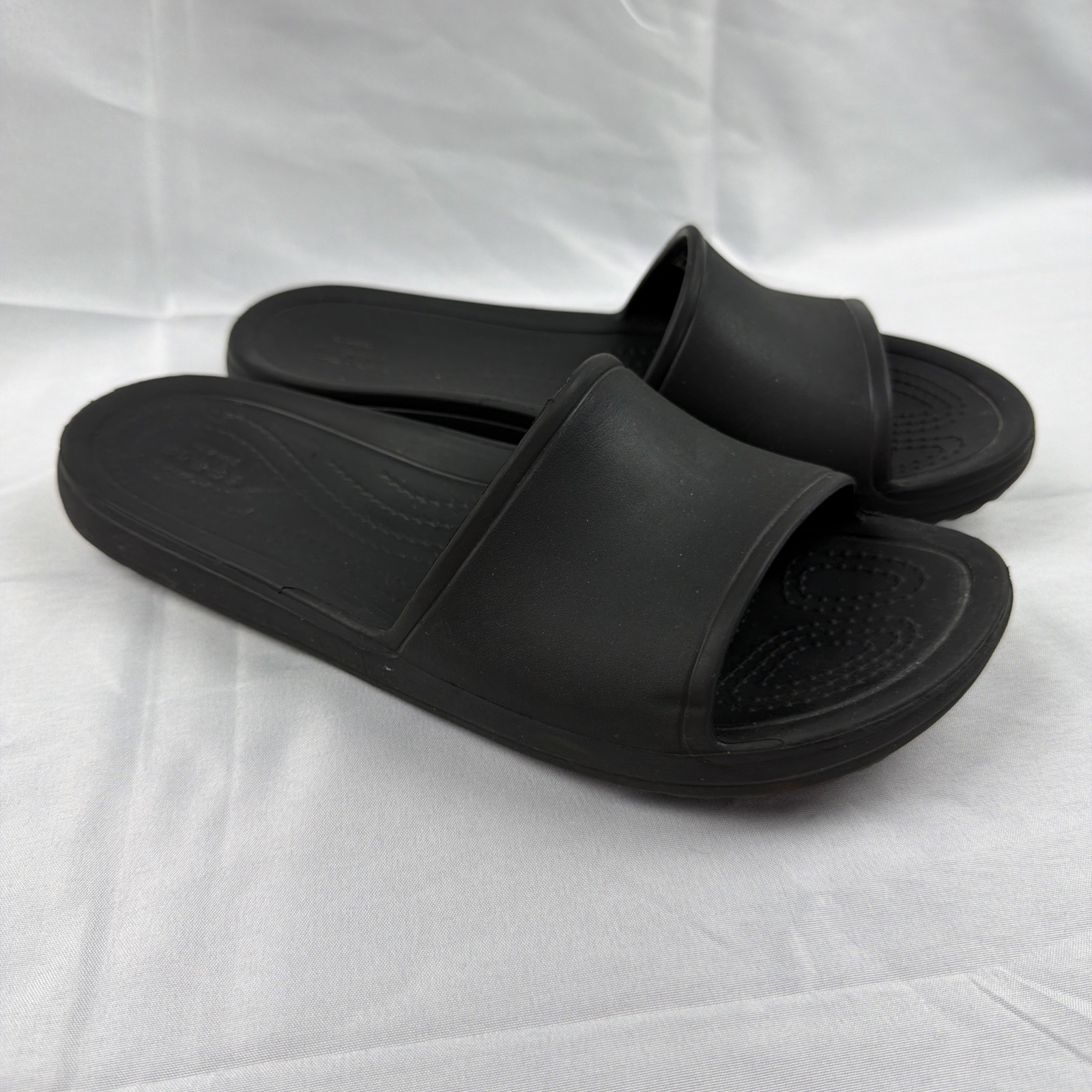 Crocs Sloane Slide Sandals Womens 8 Broad Strap Round Toe Black Minimalist Beach