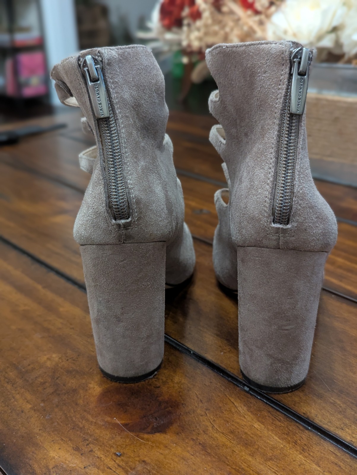 Vince Camuto Davel Stone Taupe Suede Strappy Block Heel Pump Zip Size 8M 38