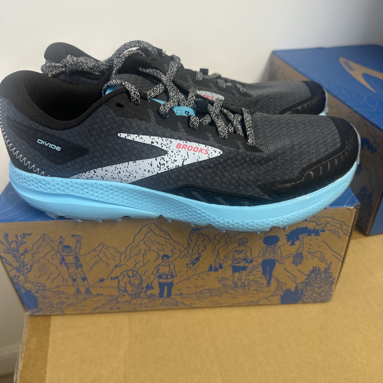 Brooks- Light Trail Women 9.5 Medium B