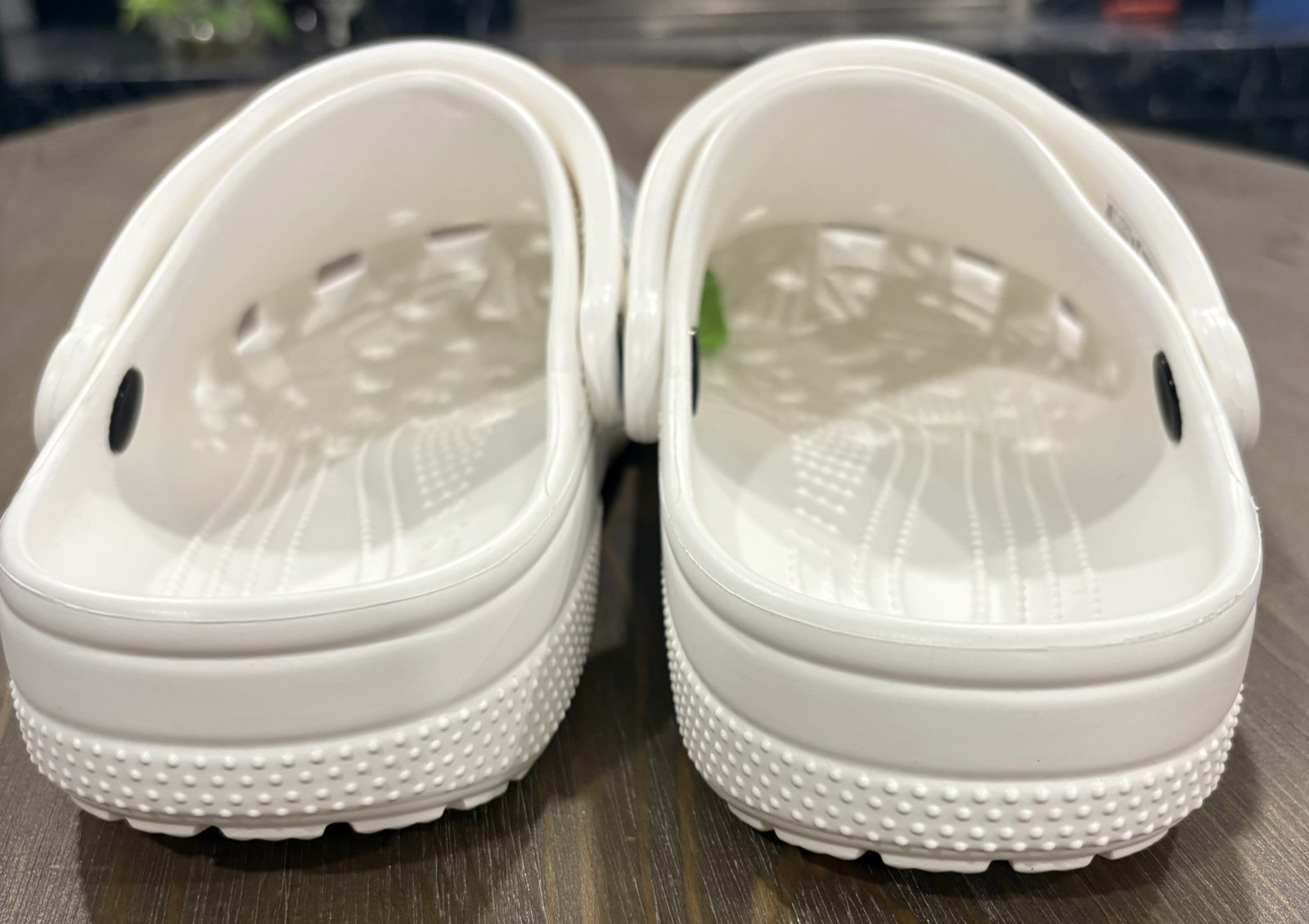 New Crocs Unisex Adult Lightweight Classic Clogs White Size 8 Men/10 Women