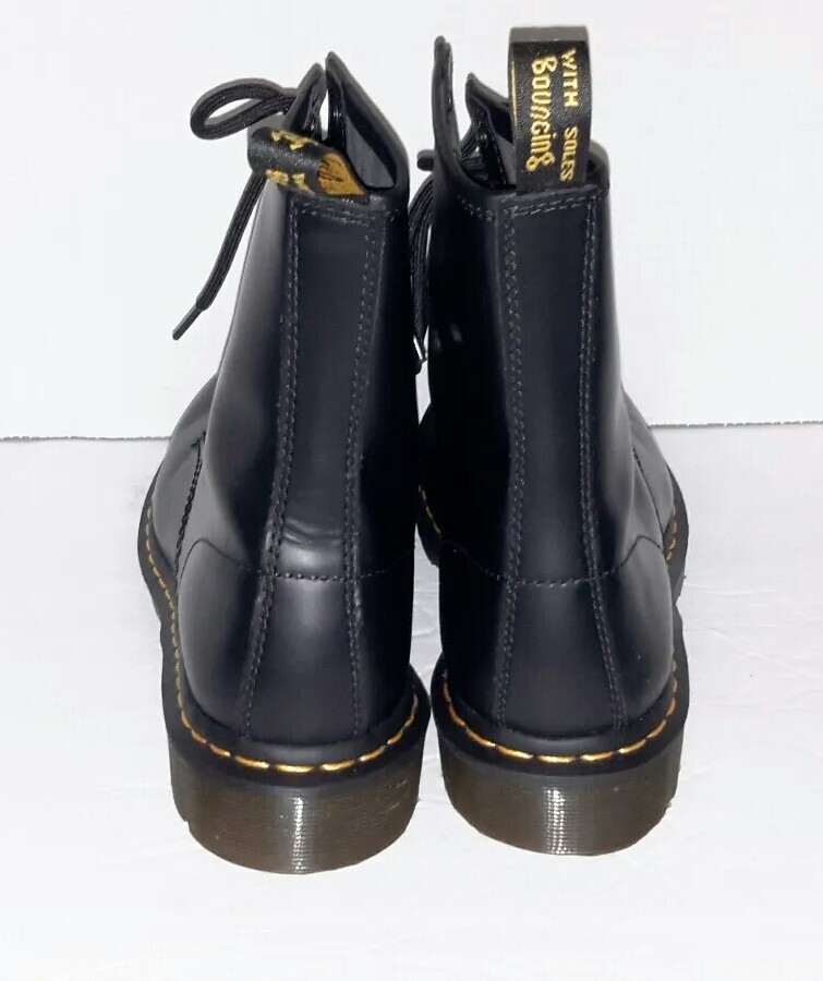Women’s Shoes Dr. Martens 1460 8 Eye Leather Boots 11821006 BLACK SMOOTH SIZE 11