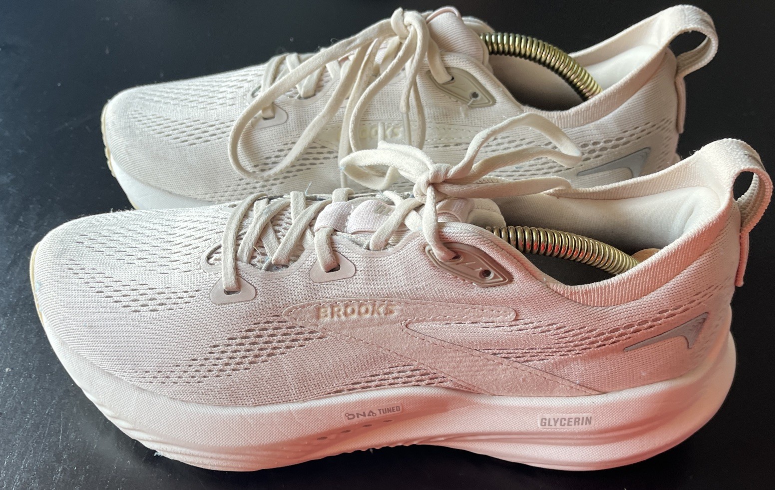 Brooks Glycerin 22 Beige Running Shoes Sneaker Womens Size 9 1204341B263