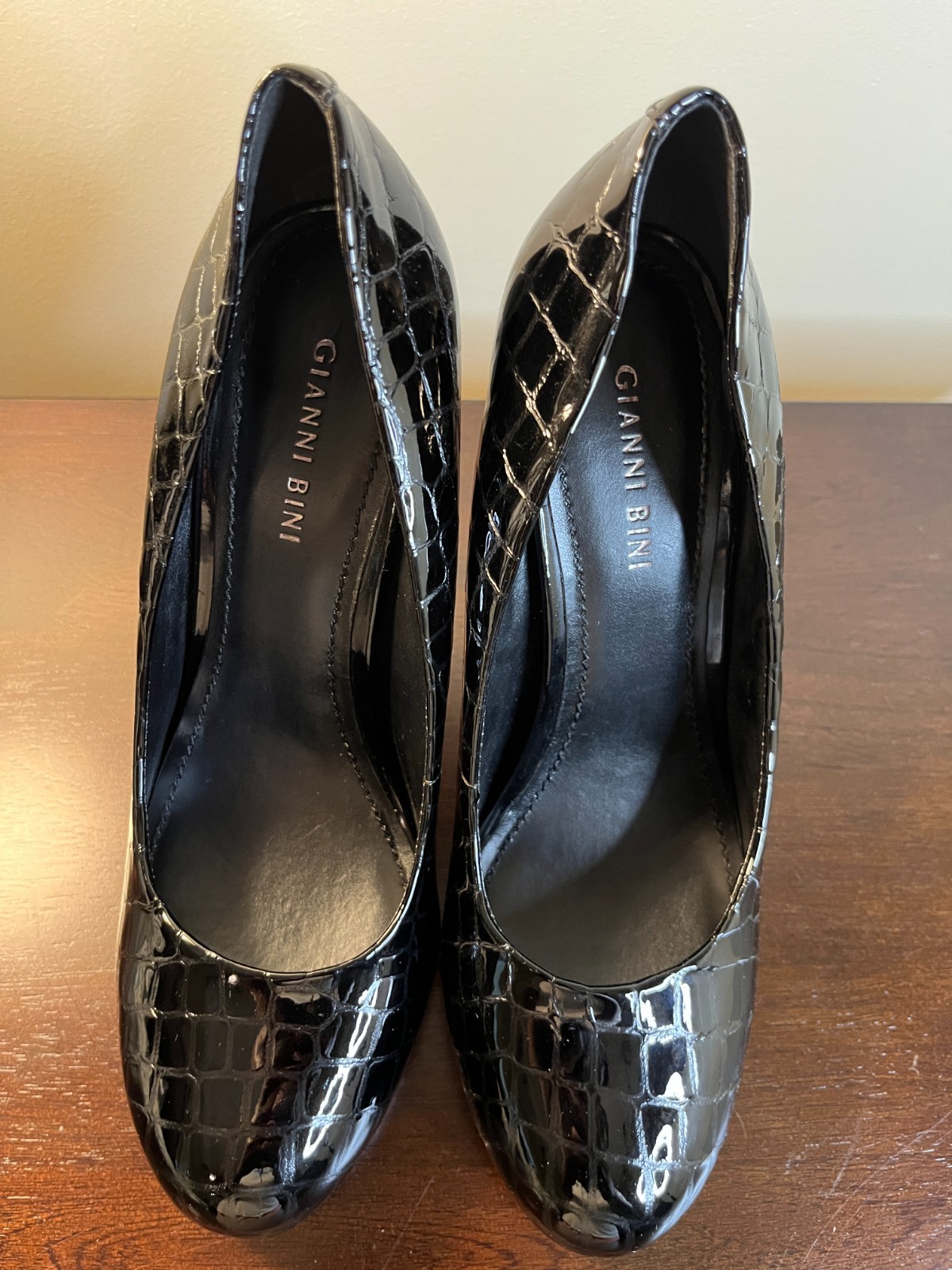 Gianni Bini Black Patent Croc Embossed Pumps Size 10 High Heel Stiletto
