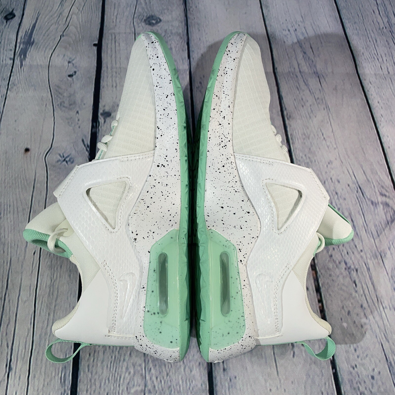 Nike Air Max Bella TR5 Running Shoes White Green FN7107-100 Womens Sz 6.5