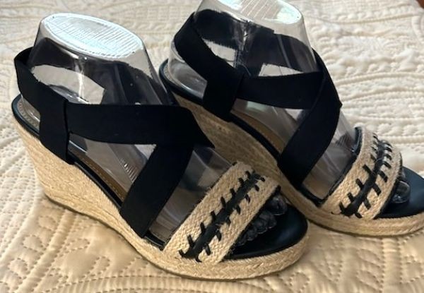 G.H. Bass & Co. Rylee Wedge Sandals (NEW WITHOUT TAGS) Size 8.5