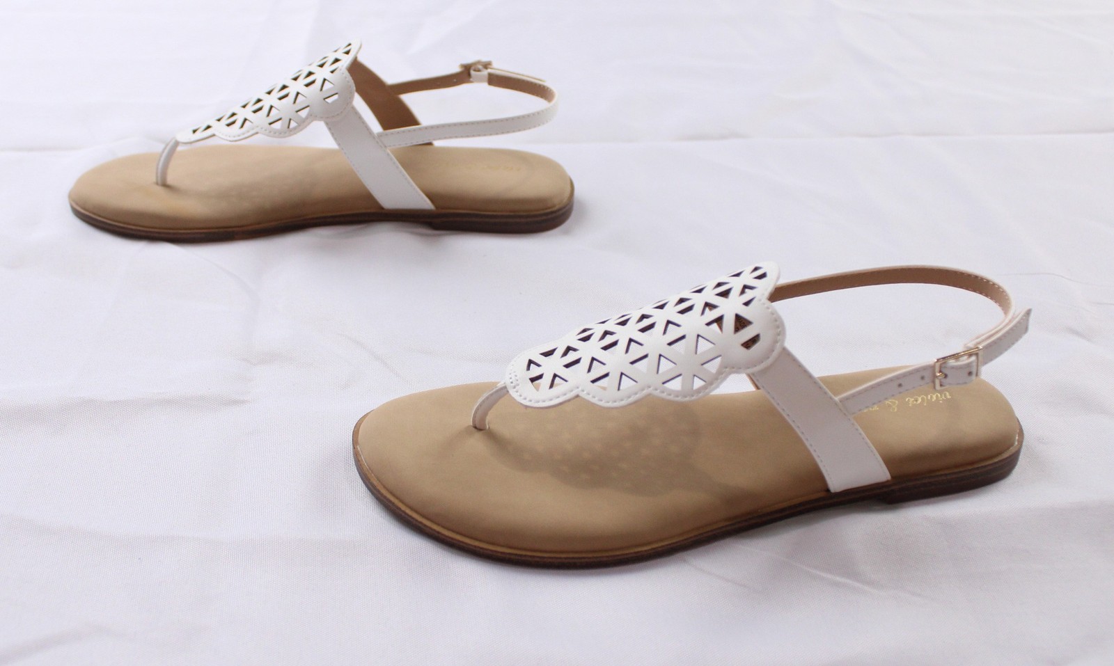 Violet & Red Women’s Iris Slingback Thong Sandals AC2 White/Beige Size US: 7.5M