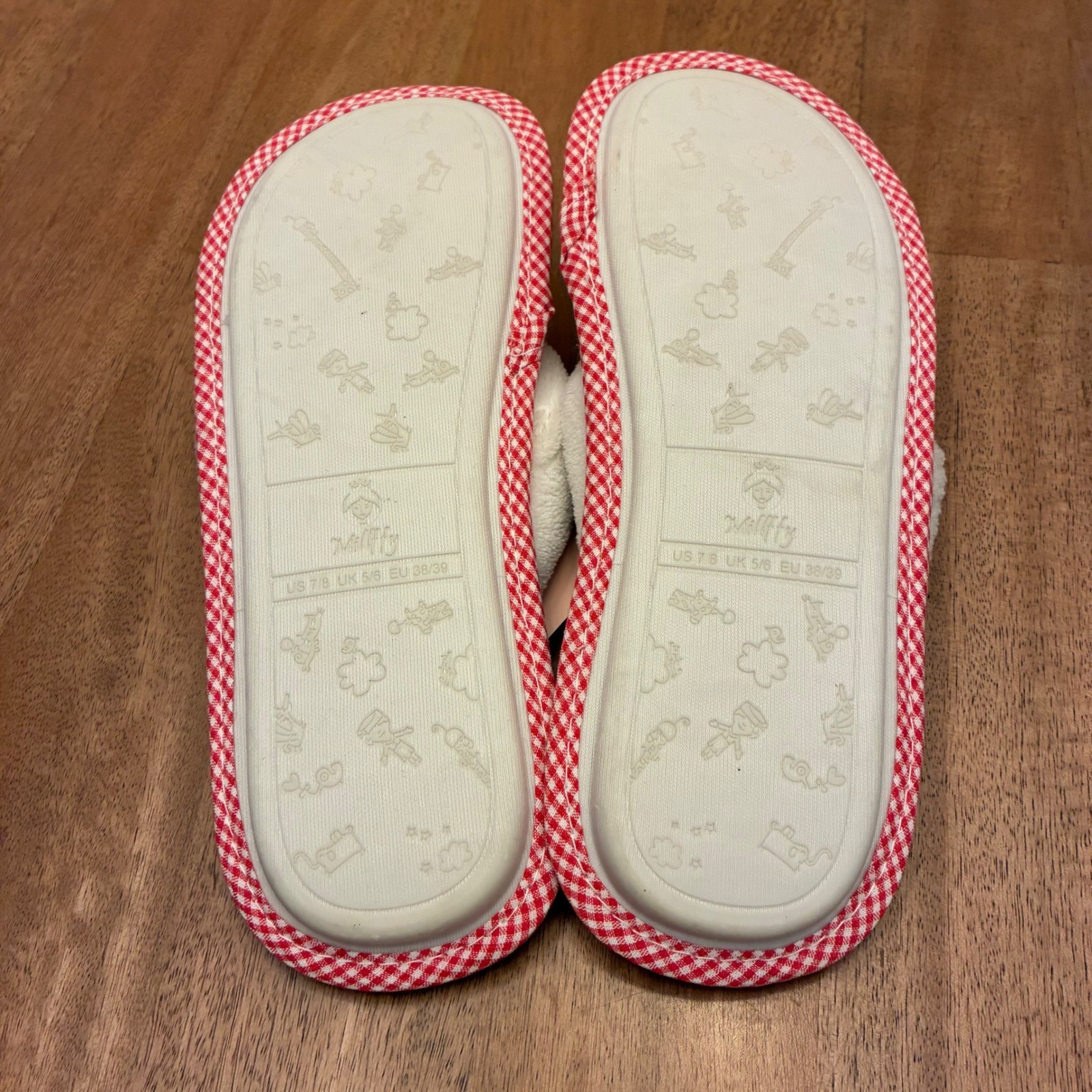 Millffy Cherry Blossom White Embroidered Bow Thong Slippers Women Size 7/8 NWT
