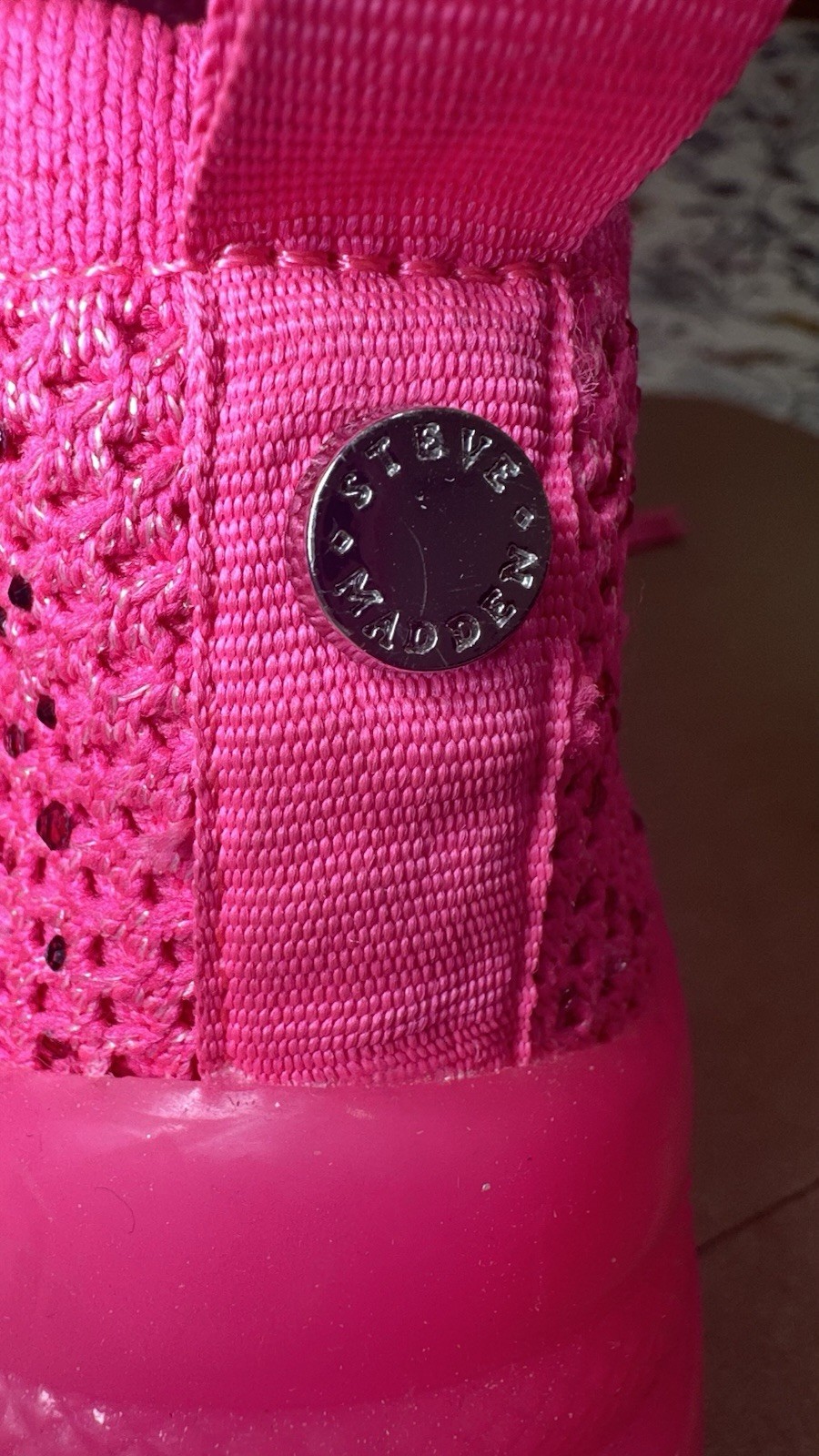 Steve Madden SM NY 90 Pink Sneakers Women’s Size 5M – Used
