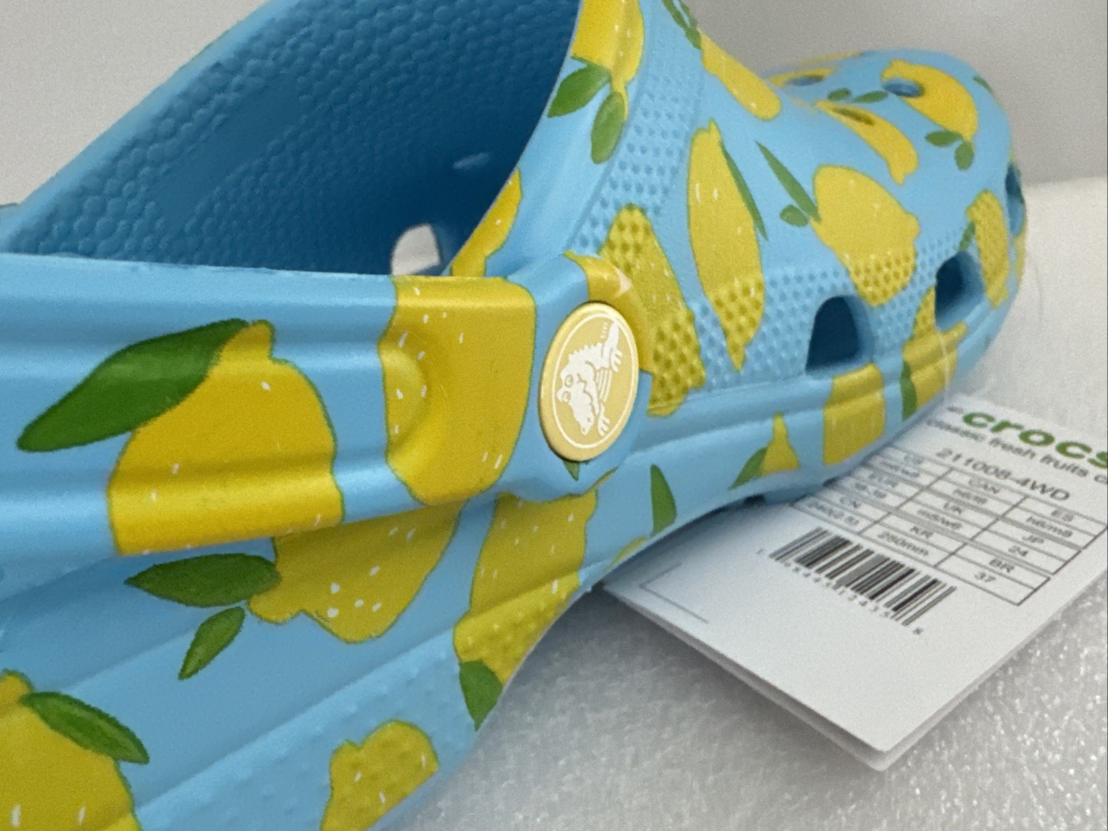 Crocs Classic Fresh Fruits Clog Lemons Womens 8 Blue / Yellow / Tinted Glass