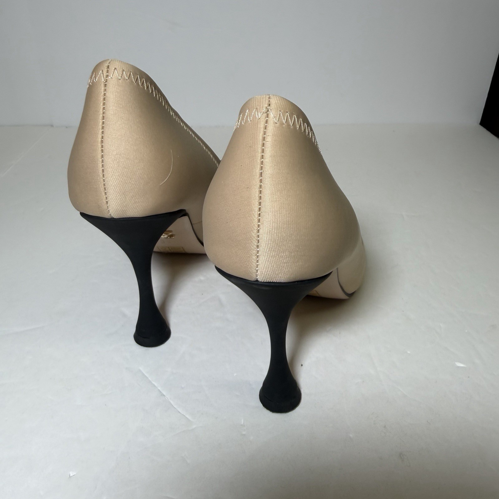 Lola Cruz Anthropologie Black And Tan Heels Size 36 Luxury Classy