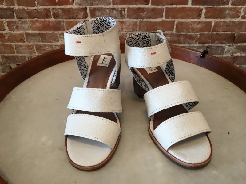 ED Ellen Degeneres Milk White Crackle Leather Tahni Sandals 6.5 36.5 NEW