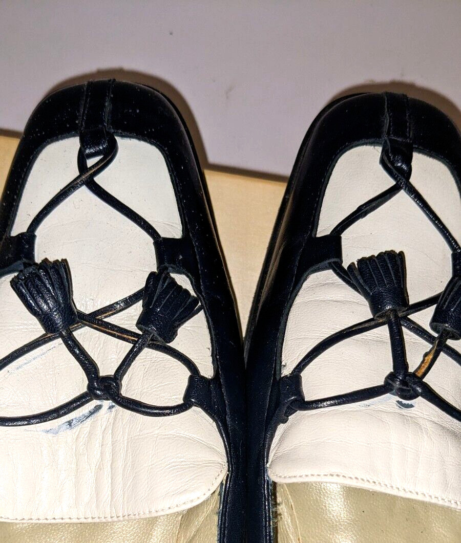 Navy & white leather loafers, tasseled lace-up trim, rubber sole, Sze 8.5 Narrow