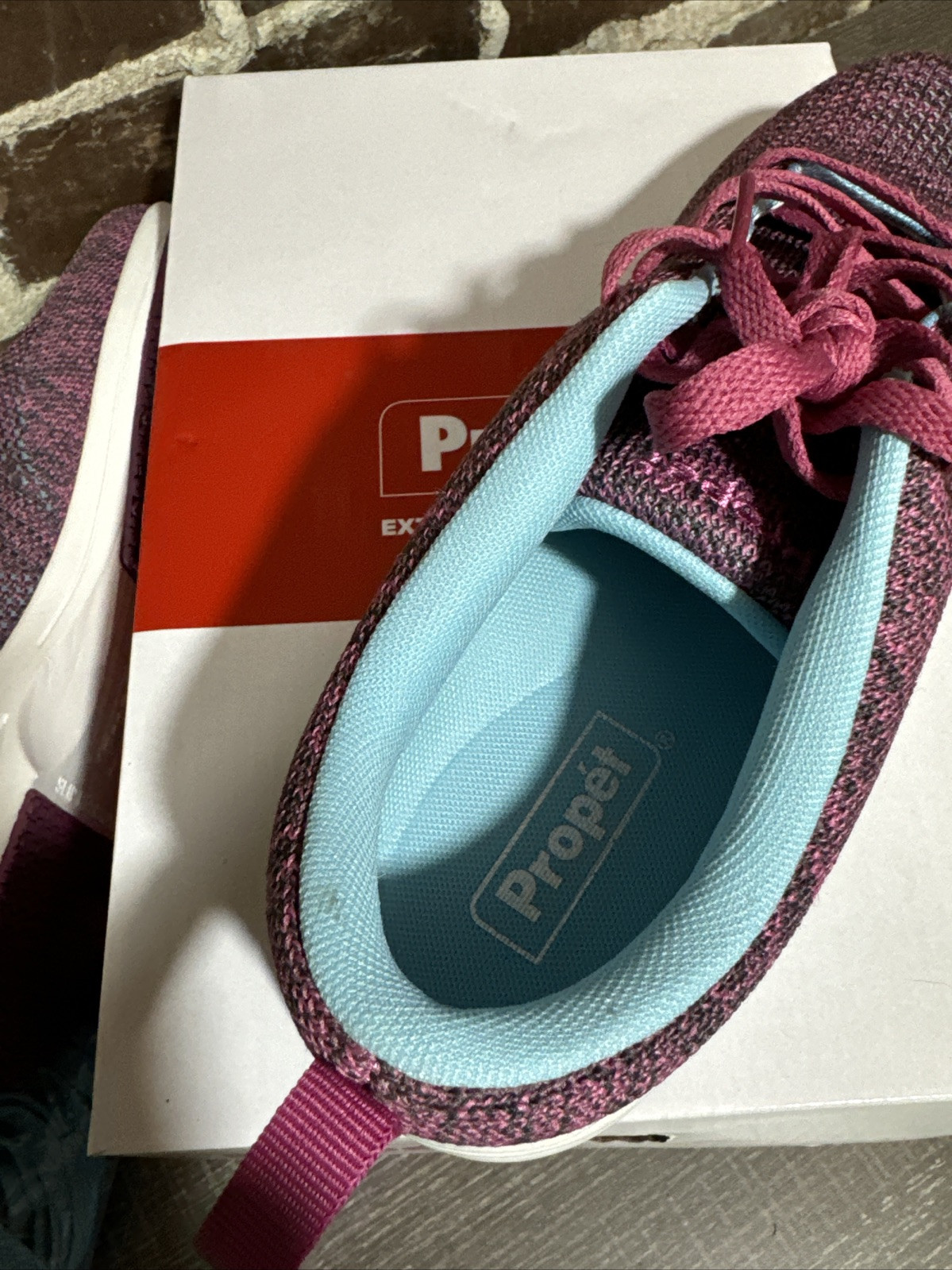 PROPET WASHABLE WALKER EVOLUTION WCS012M WOMEN’S BERRY / BLUE 9.5 EXTRA LACES!