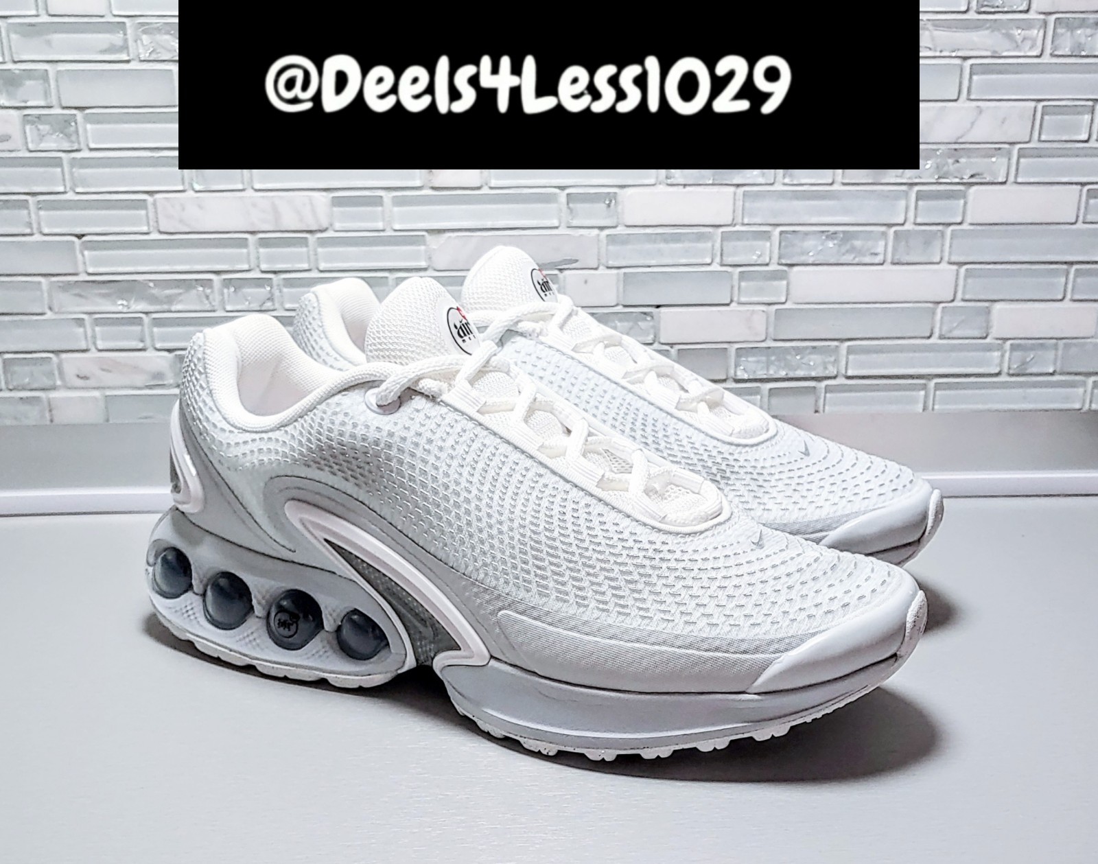 Nike Air Max DN Running Womens SZ 8.5 White Metallic Silver Platinum FJ3145-100