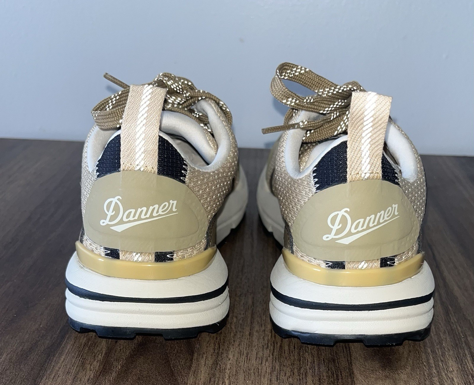 Danner 63352 Trailcomber Trail Shoe Women’s Size 7.0 M Wheat Bronze Sample