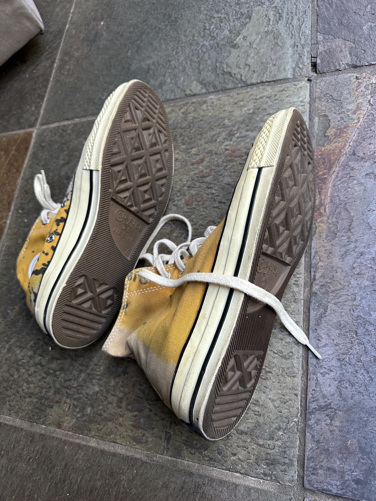 RARE- Just One Eye Converse (Men’s Size 8 Or Women’s Size 10)