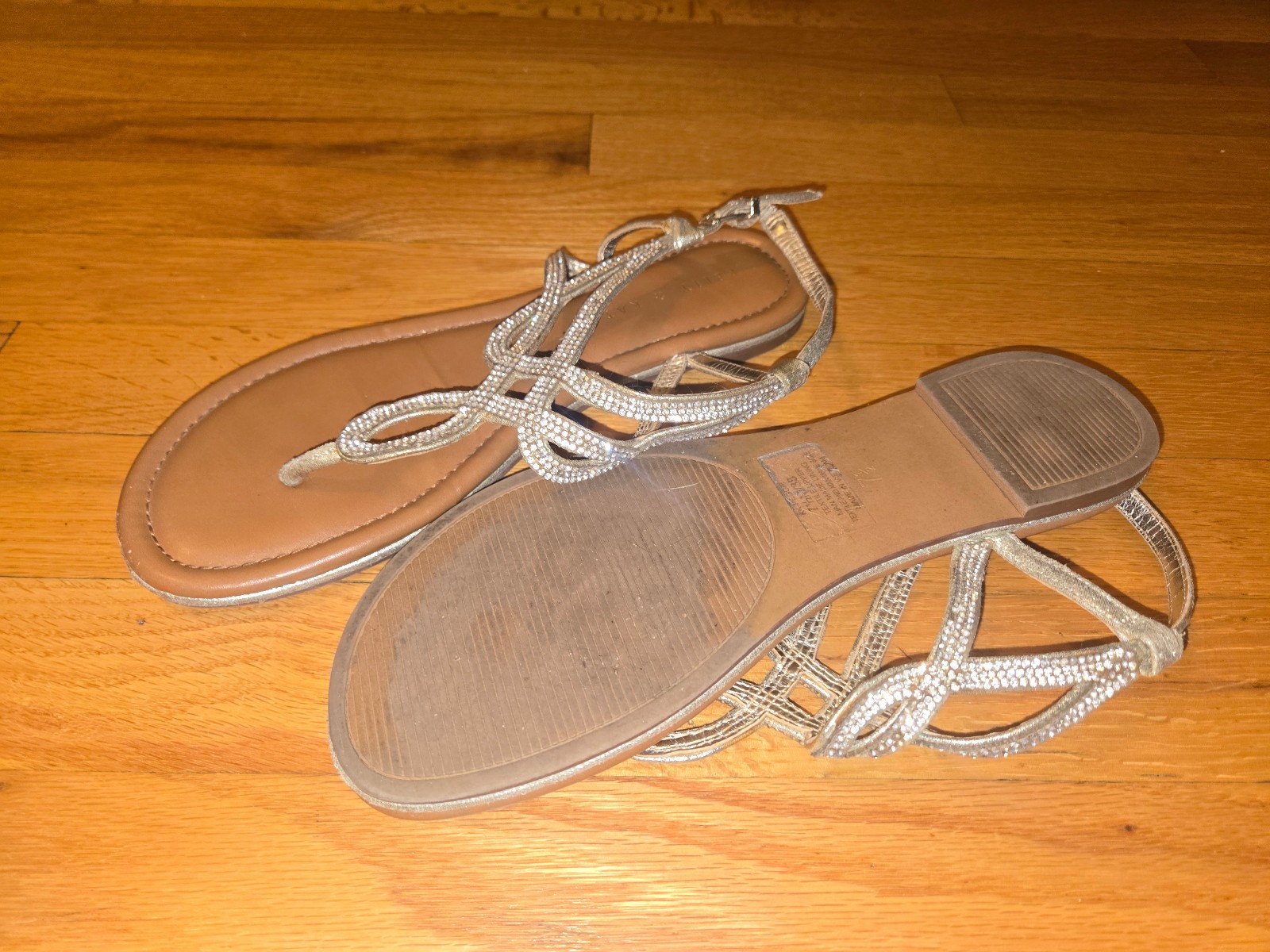 Used Worn Kelly & Katie Silver Strappy Jeweled Bling Flat Sandals Size 8