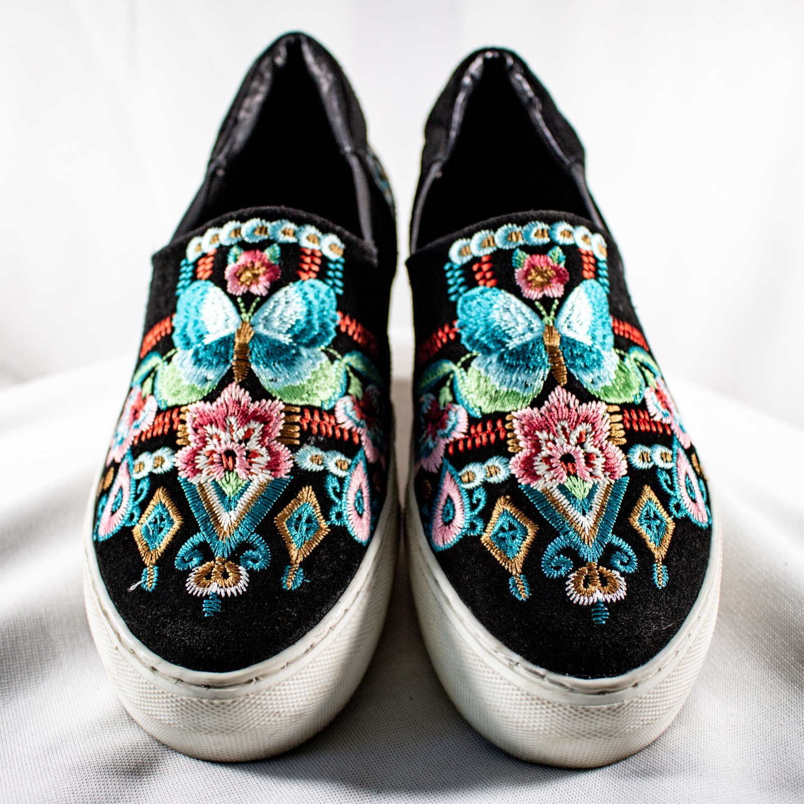 JOHNNY WAS Multicolor Floral Butterfly Embroidered Women Sneaker Shoes Size 8