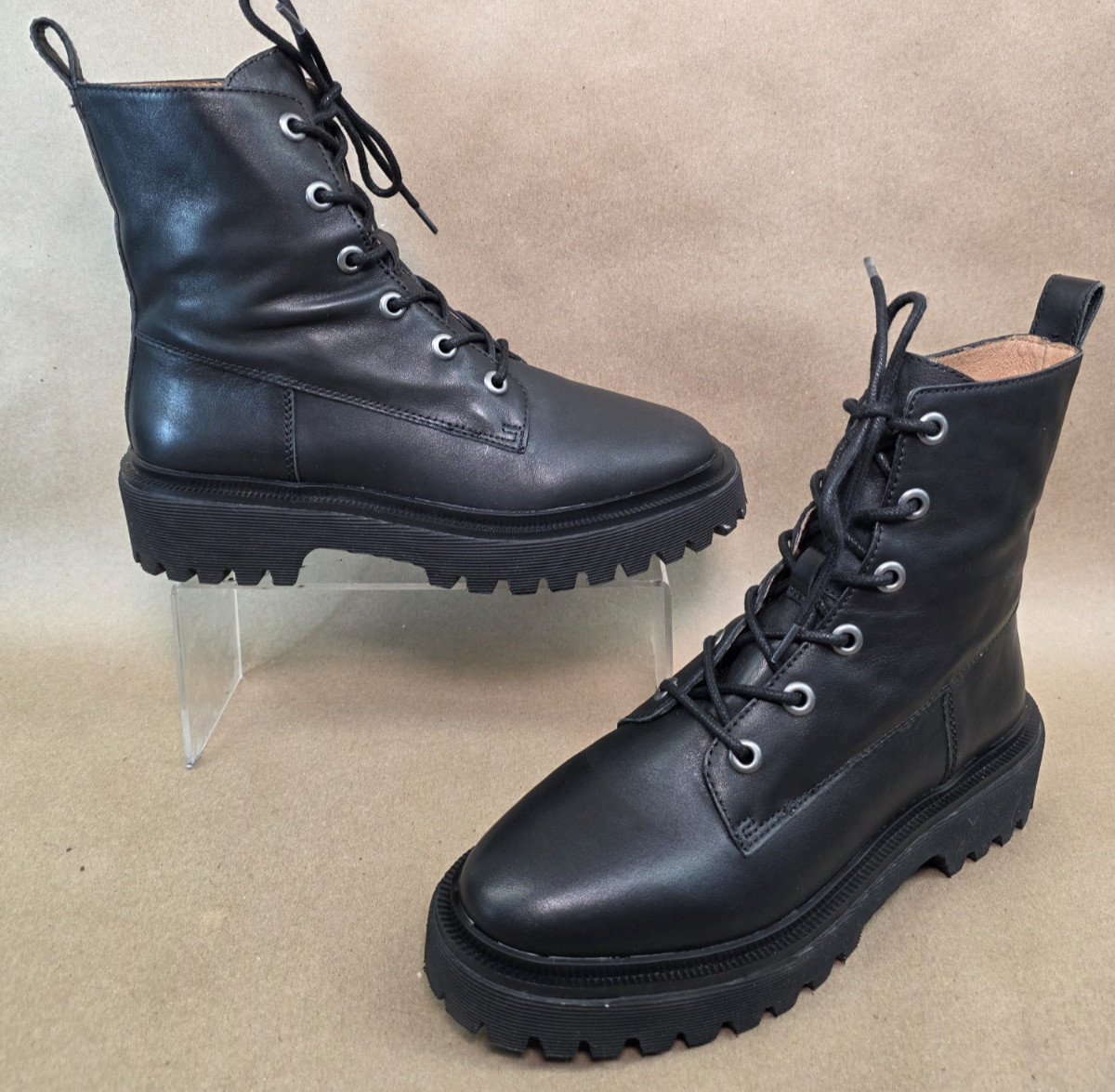 Women’s sz 8 M Madewell The Rayna NG667 Black Leather Combat Boots Lace-Up Ankle