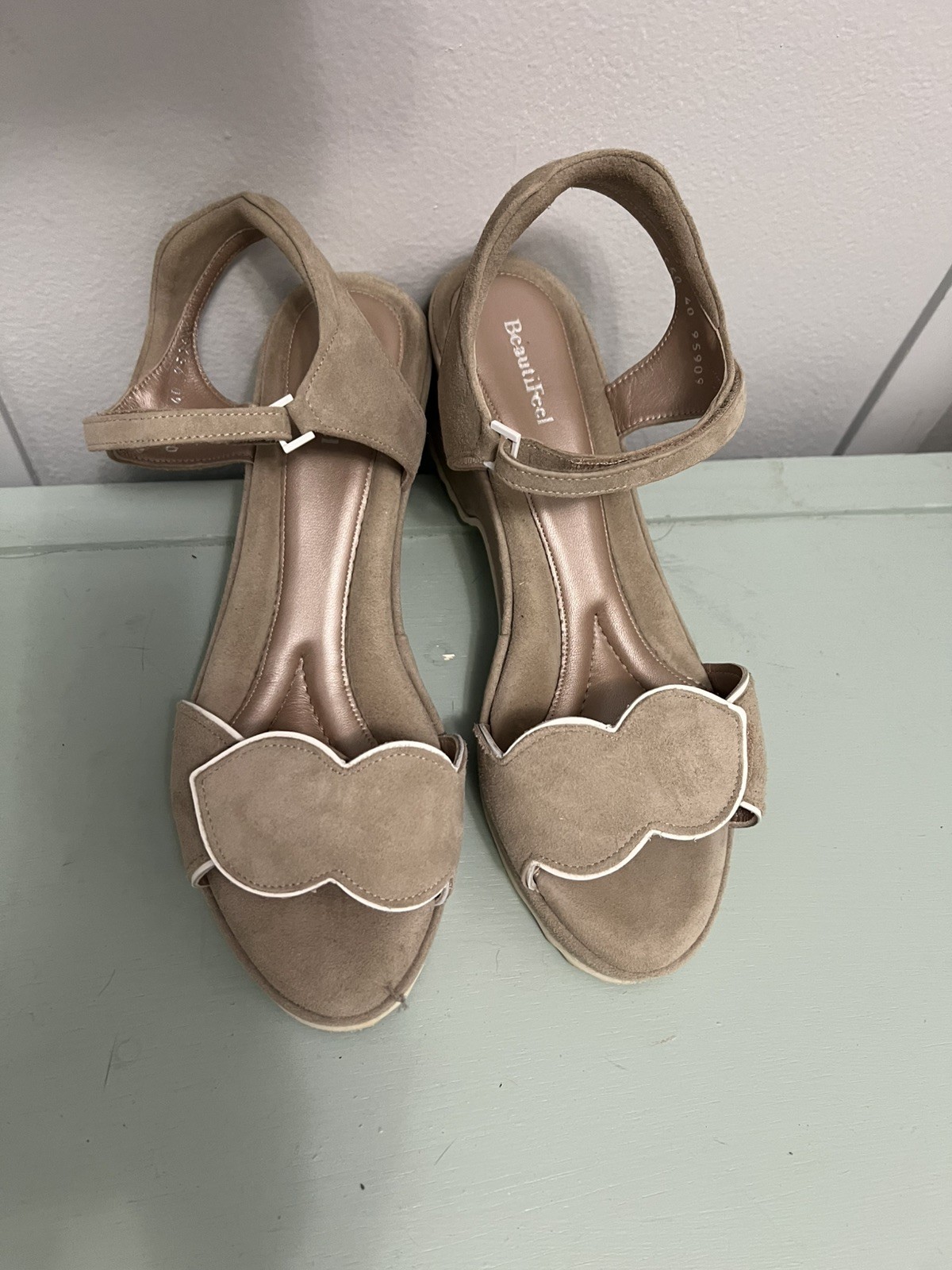 BeautiFeel Emma Sz 40 Tahini White taupe Women’s Comfort Sandal