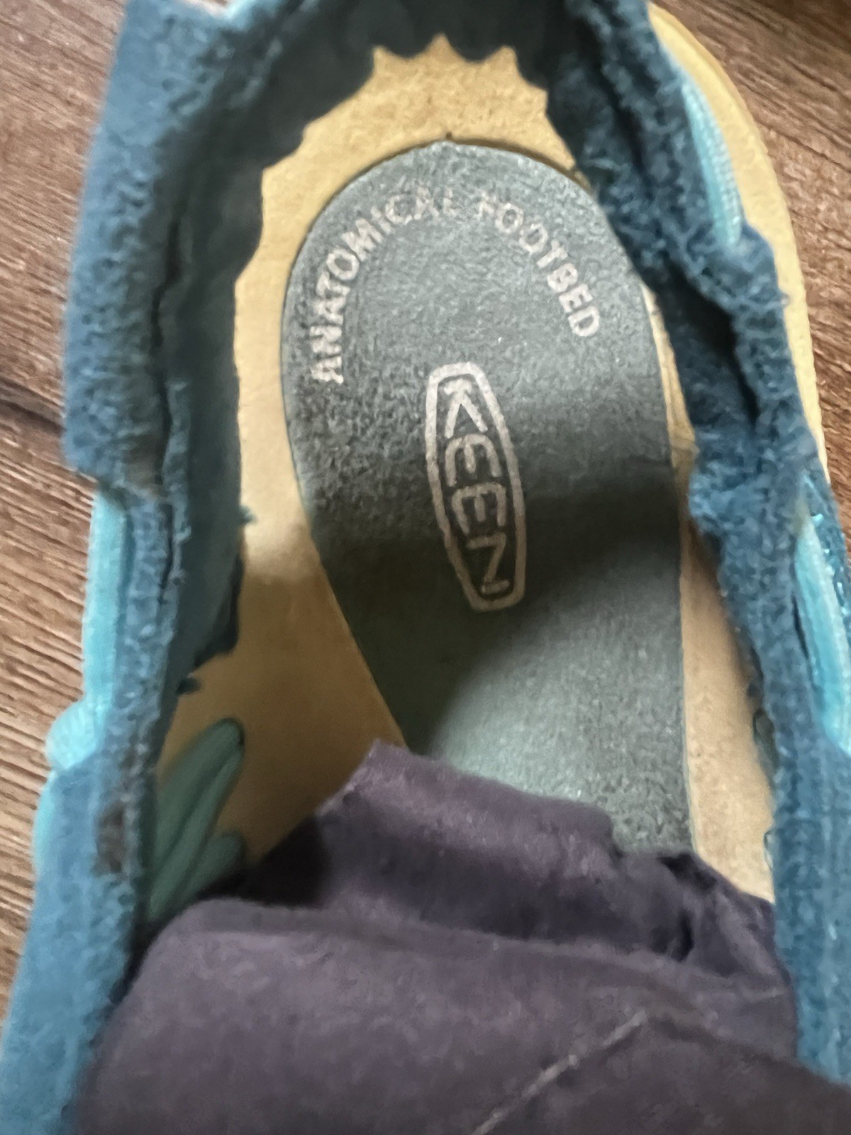 KEEN UNEEK Women’s Size 9 Turquoise Blue Woven Sport Sandals.