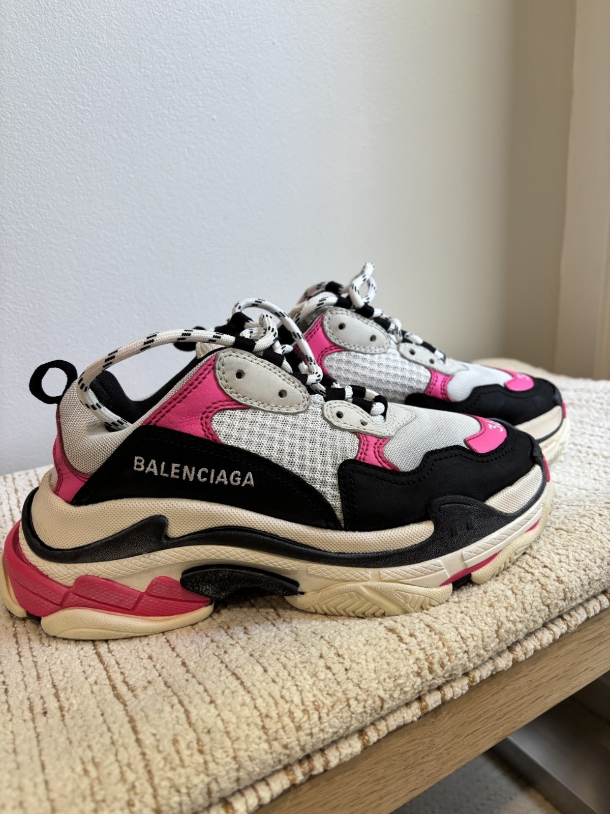 Balenciaga White/Pink Triple S Size 36 (US Size 6)