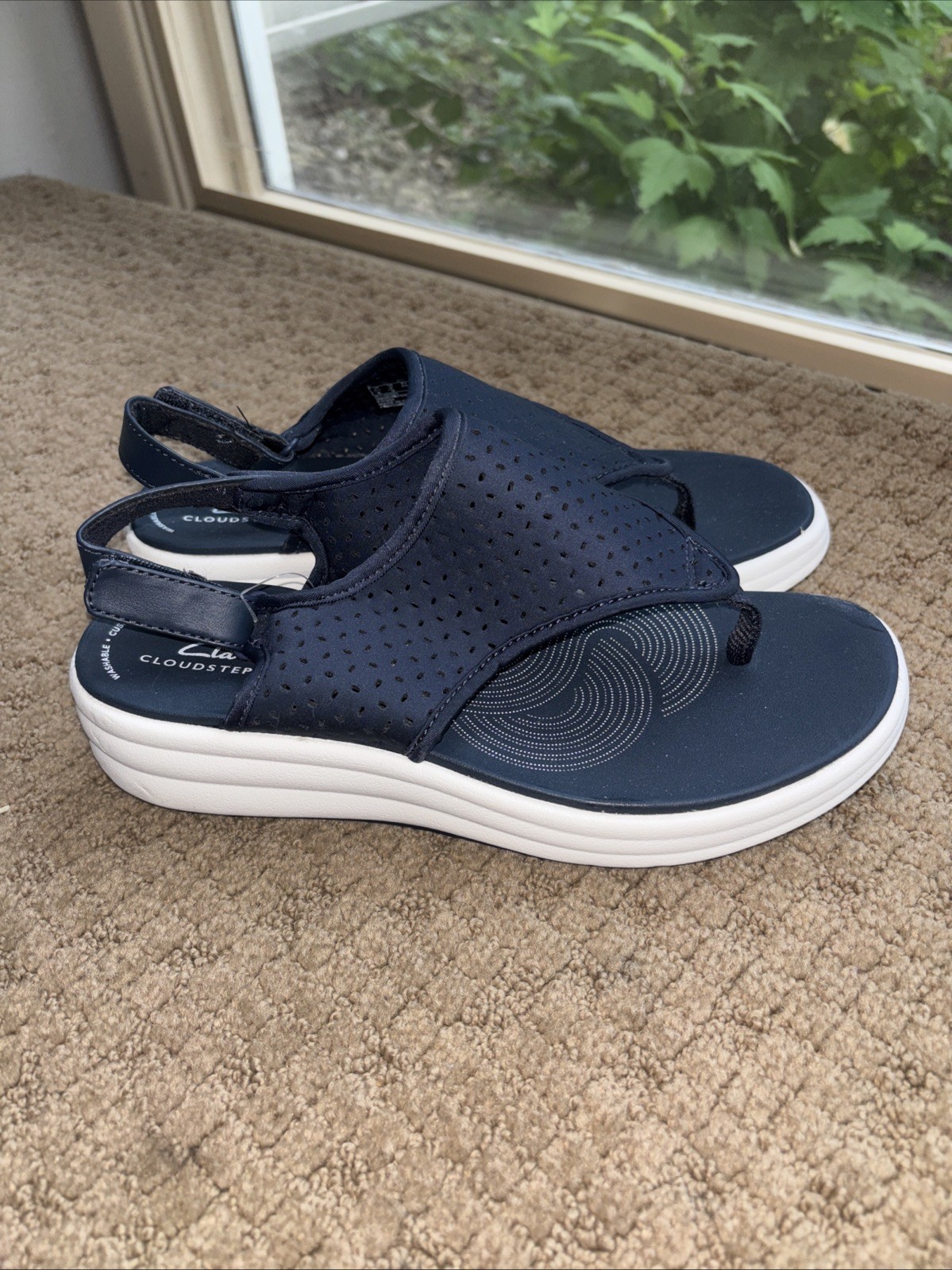 Clarks Drift Jaunt Women’s Cloudsteppers Thong Sandals Navy Comfort Size 8w New