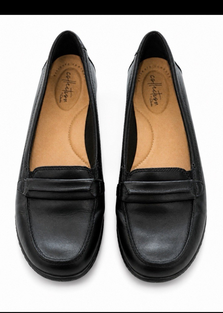 Clarks Collection Black Leather Loafers Women’s Size 8.5 Slip-On Comfort Shoes