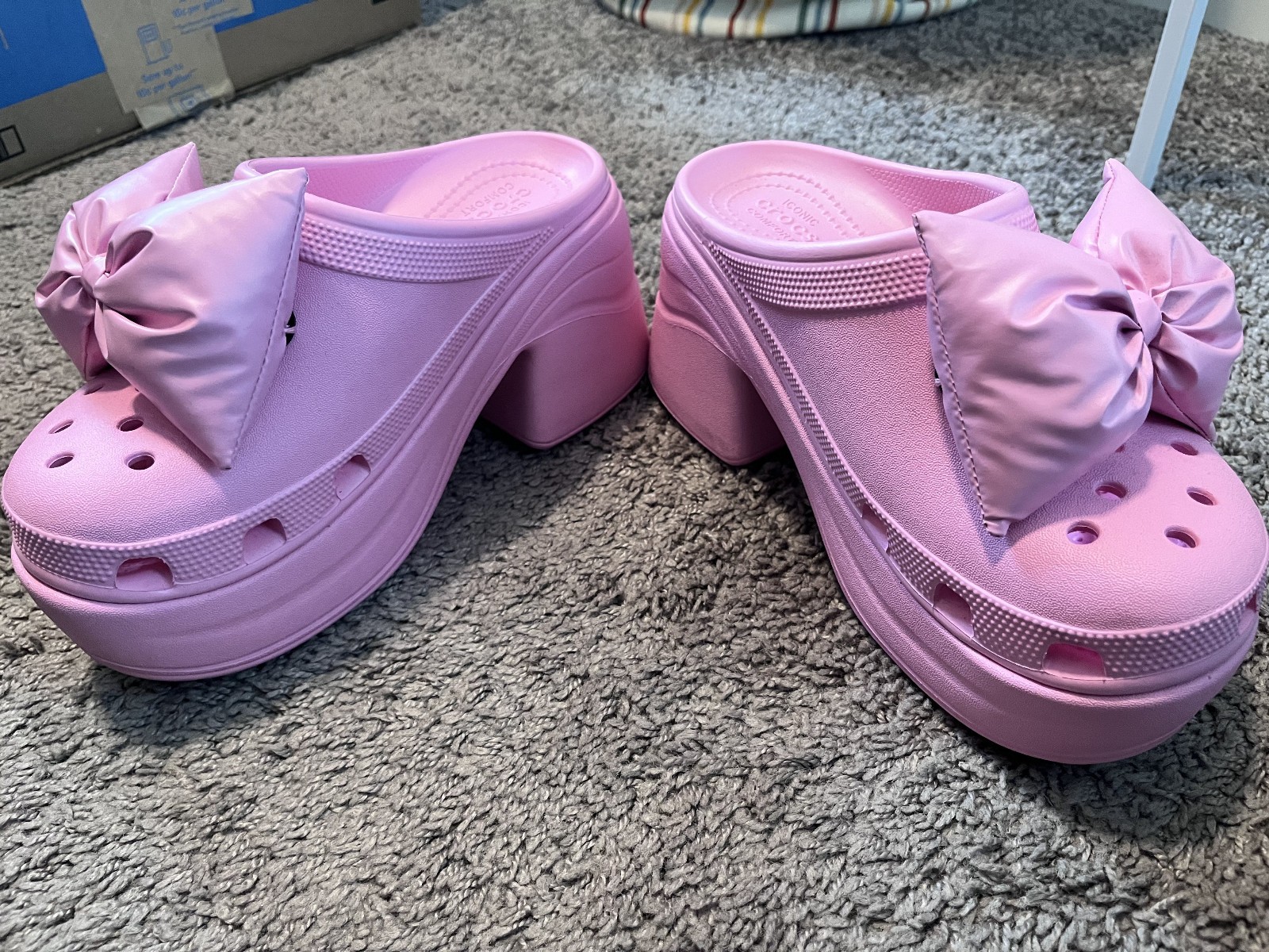 Crocs Pink Siren Bow Clog with Original Bow, Worn 3 times