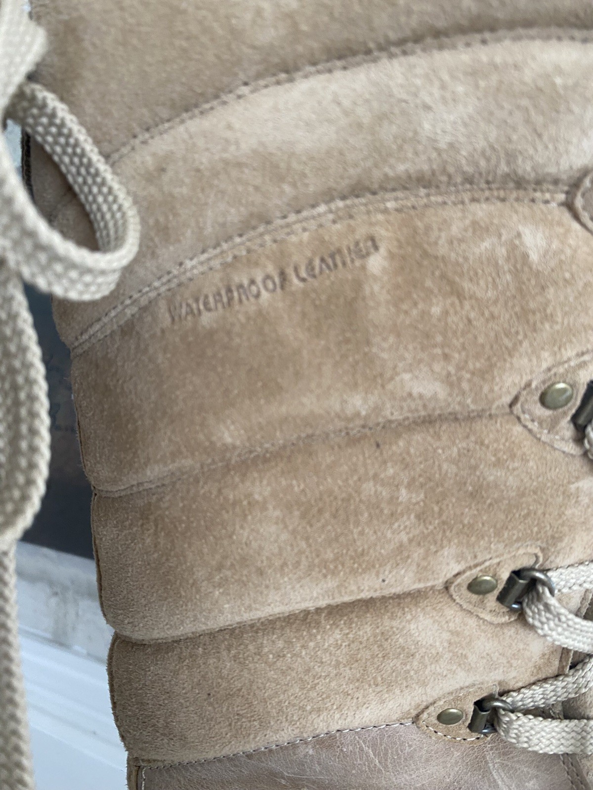 Tan Lace Up Helly Hansen SKULD 3 Women’s Nubuk Faux Fur Waterproof Boot Size W 8